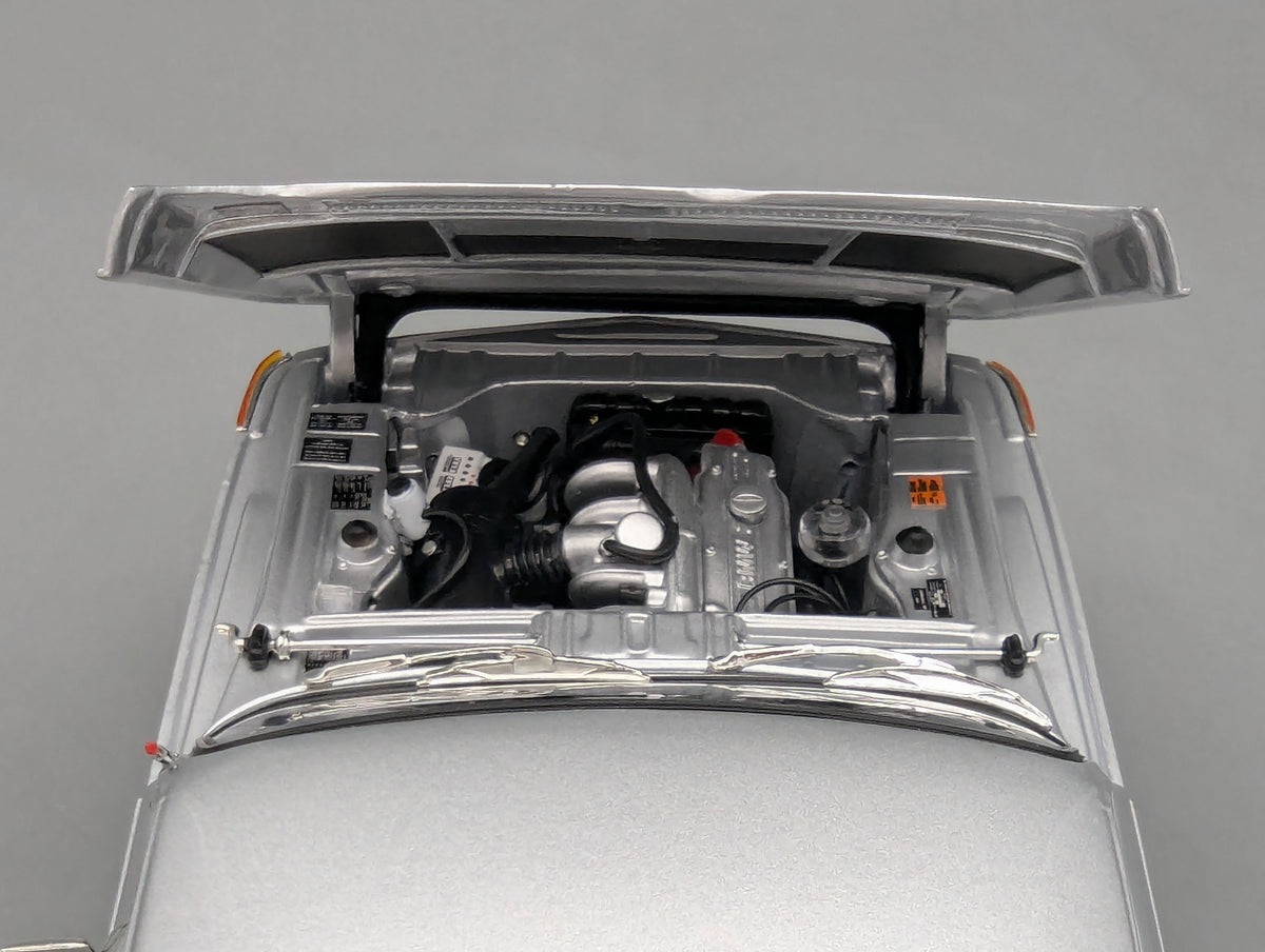 Modellautos 1:18 Kyosho 08543S BMW 2002 tii Silber mit OVP