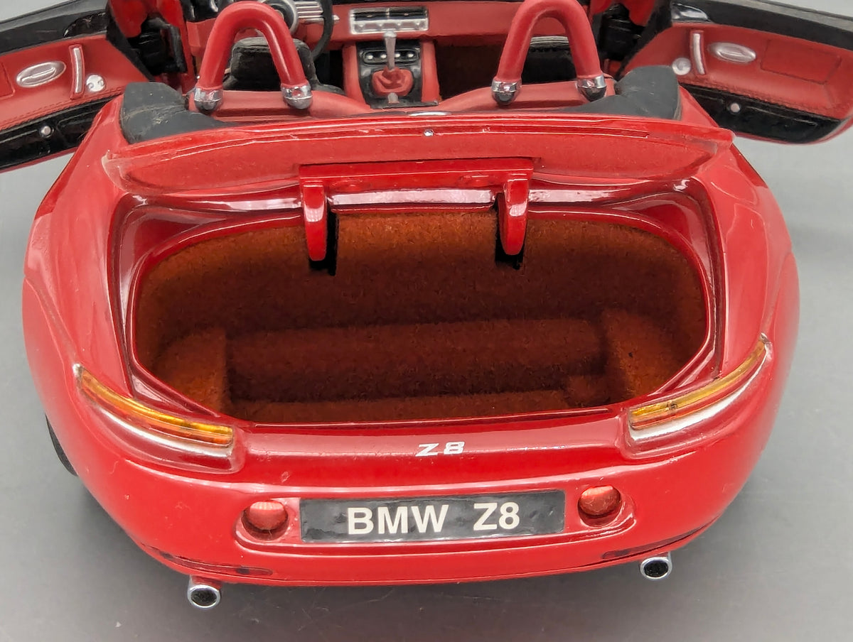 Modellautos 1:18 Kyosho 08511R BMW Z8 Rot mit OVP