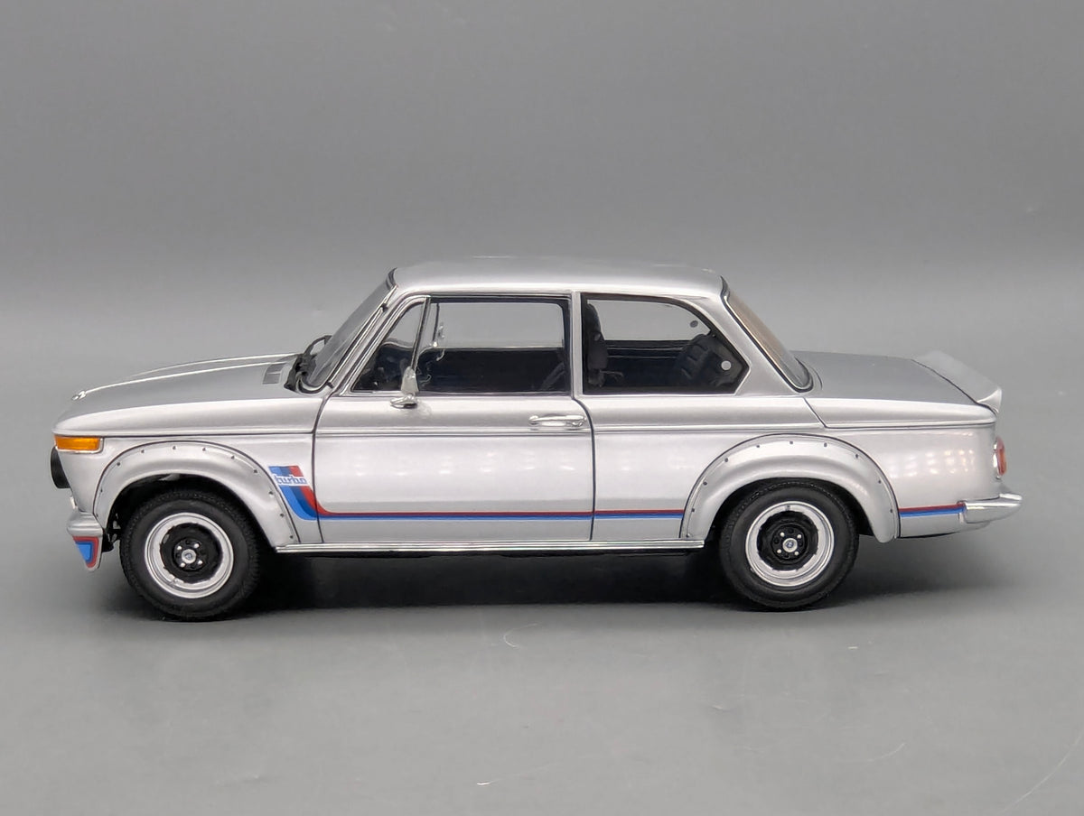 Modellautos 1:18 Kyosho 08544S BMW 2002 Turbo Silber mit OVP
