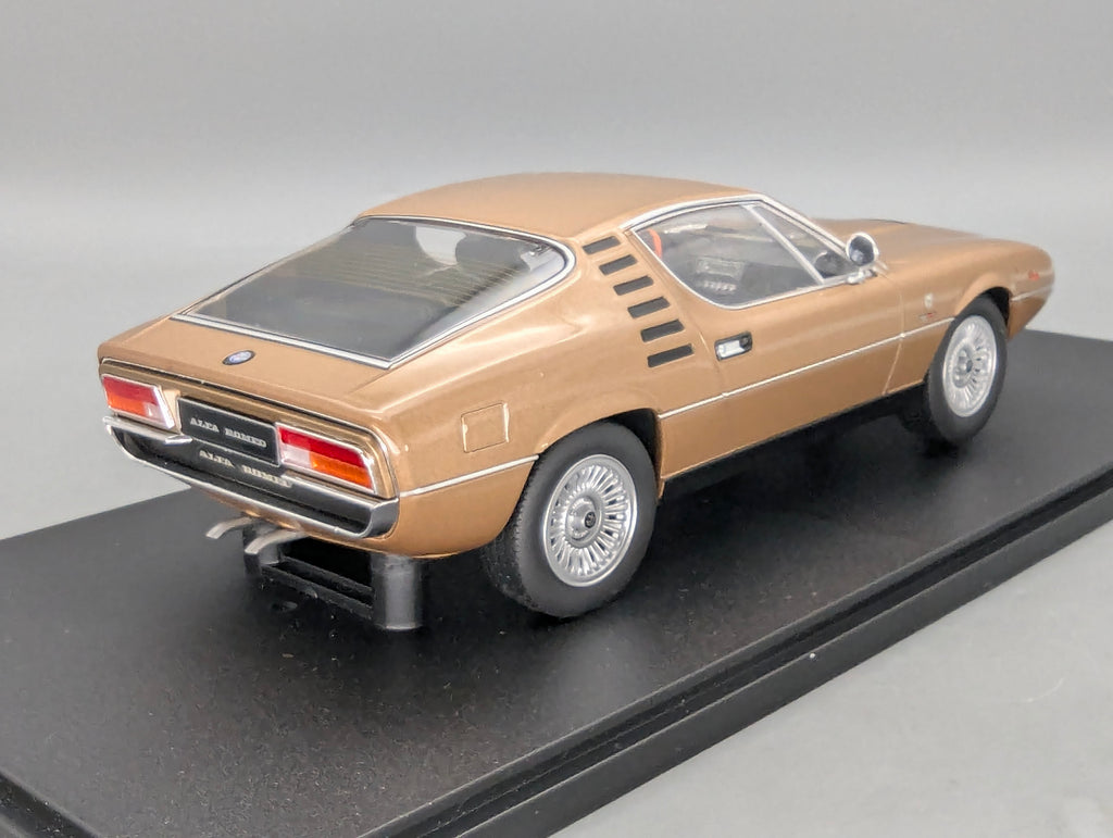 Modellautos 1:18 KK-Scale Alfa Romeo Montreal 1970 Gold Metallic mit OVP