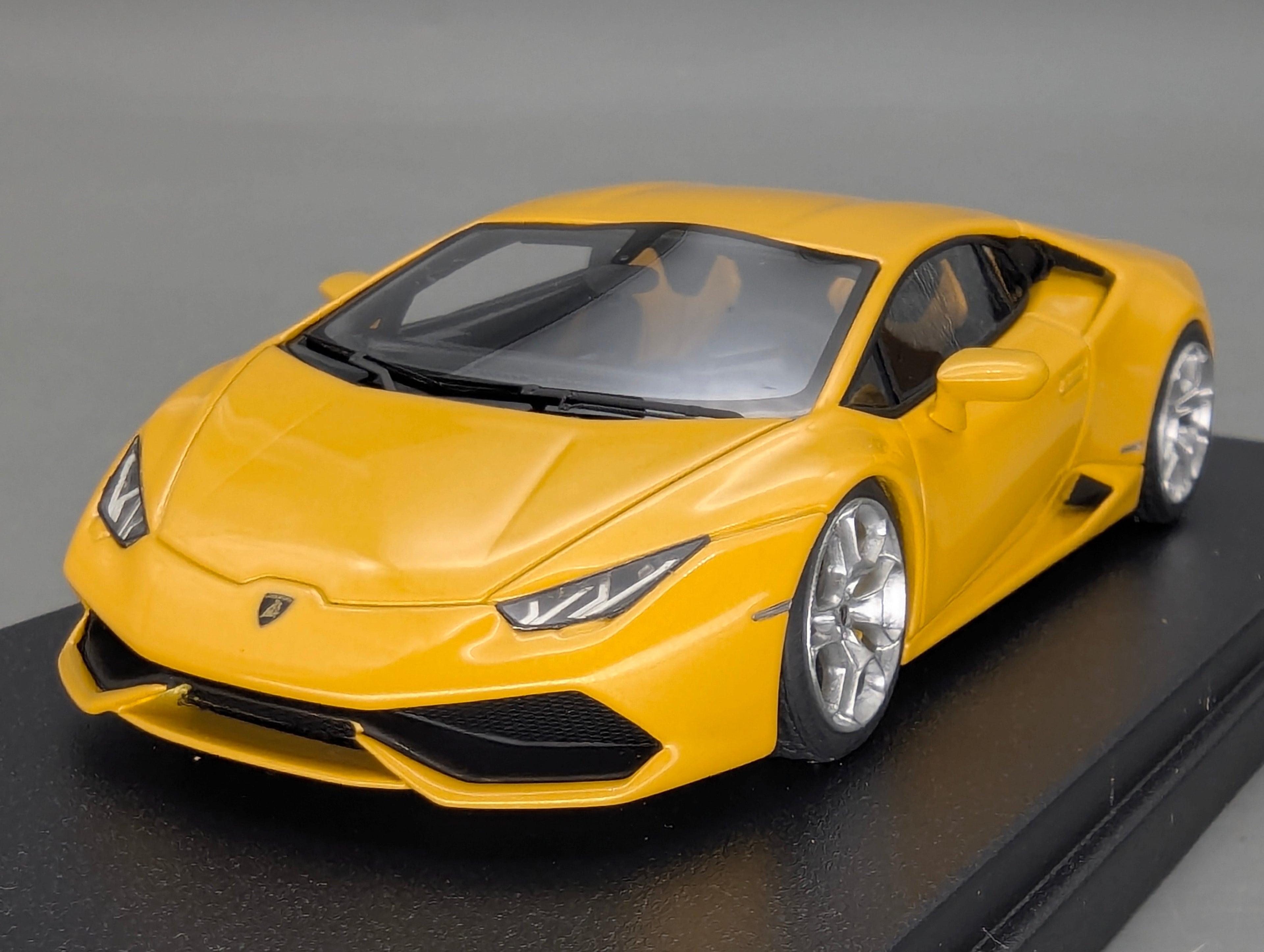 Modellautos 1:43 Looksmart Lamborghini Huracan LP610-4 Met. Gelb Giallo Midas mit OVP