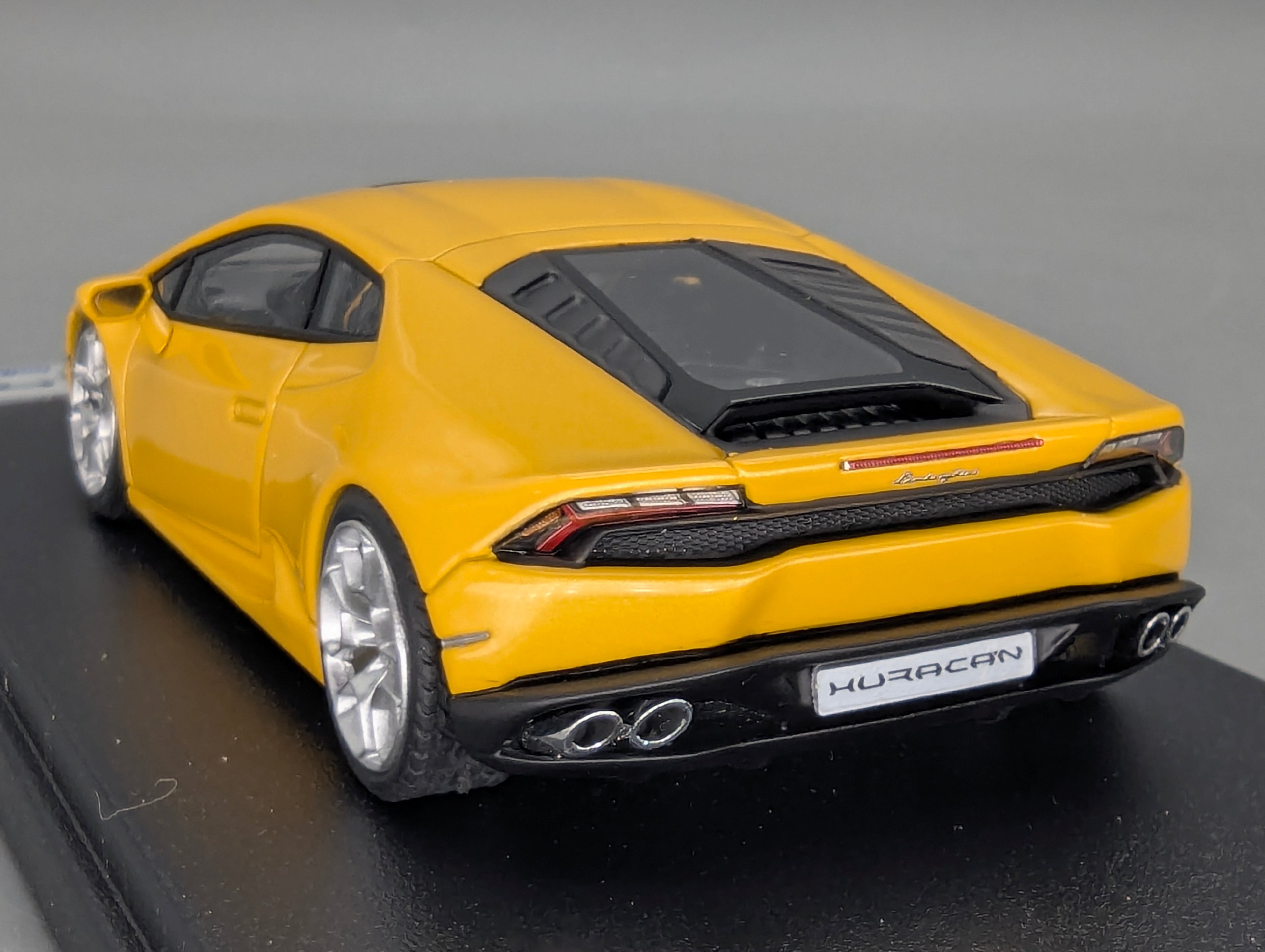 Modellautos 1:43 Looksmart Lamborghini Huracan LP610-4 Met. Gelb Giallo Midas mit OVP