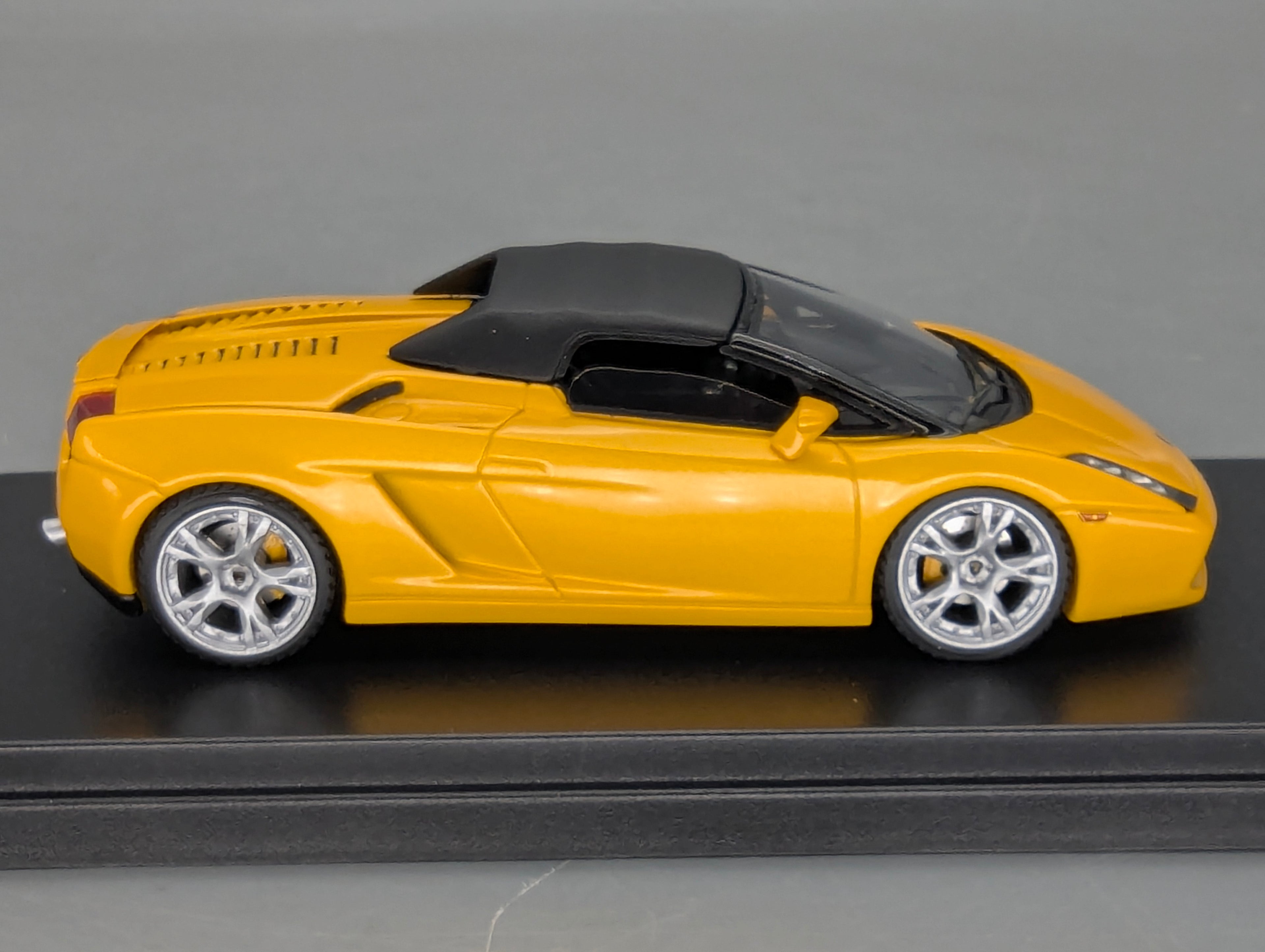 Modellautos 1:43 Looksmart Lamborghini Gallardo Spider Soft Top Metallic Yellow mit OVP