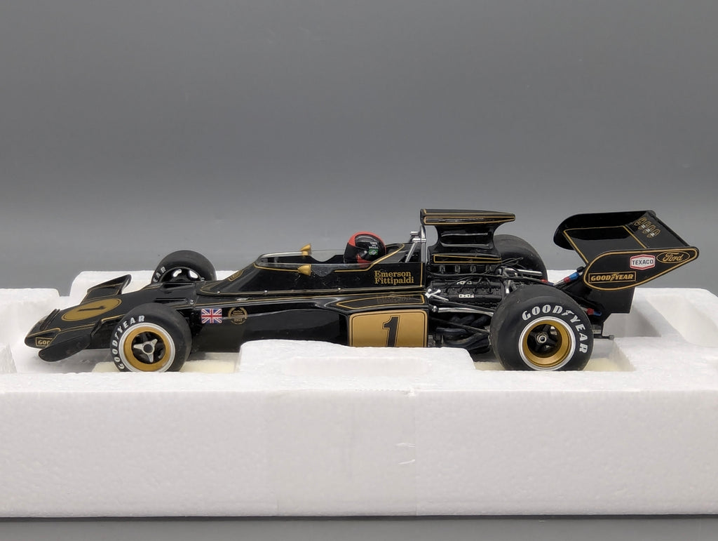 Modellautos 1:18 AUTOart 87328 Lotus Type 72E GP 1973 #1 Emerson Fittipaldi mit Figur im Cockpit mit OVP