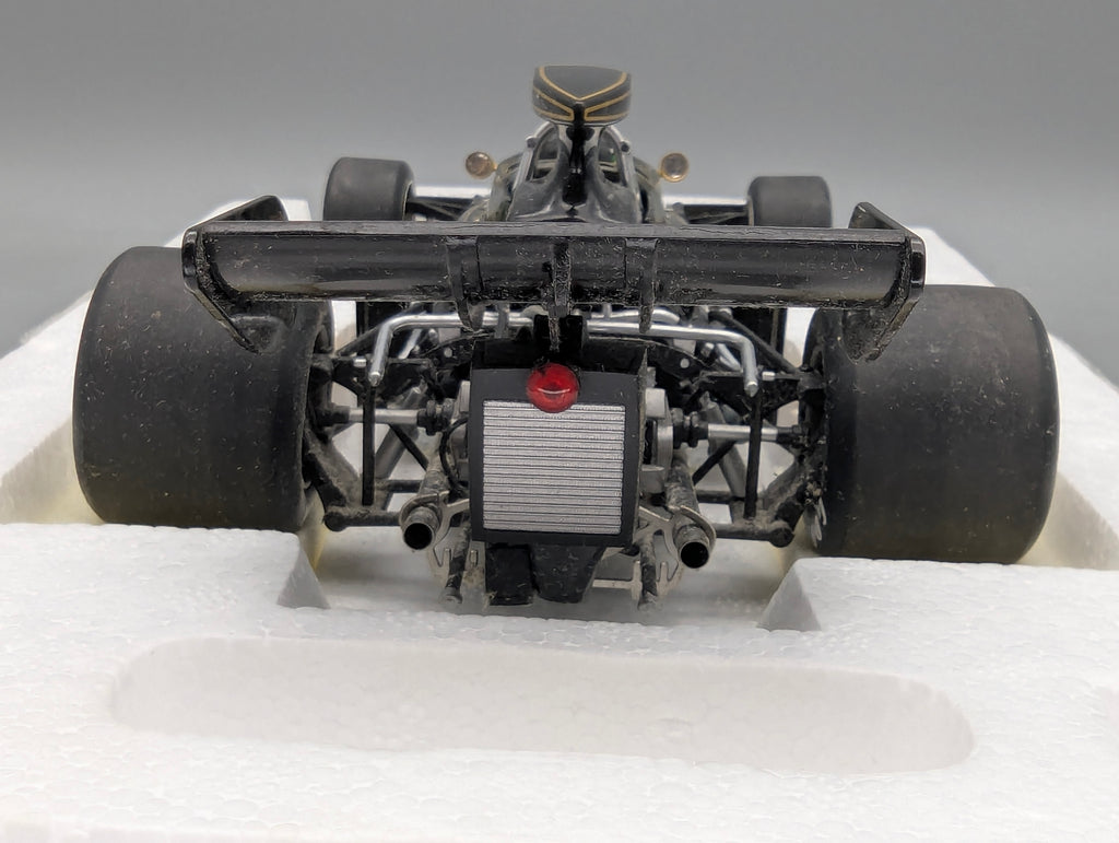 Modellautos 1:18 AUTOart 87328 Lotus Type 72E GP 1973 #1 Emerson Fittipaldi mit Figur im Cockpit mit OVP