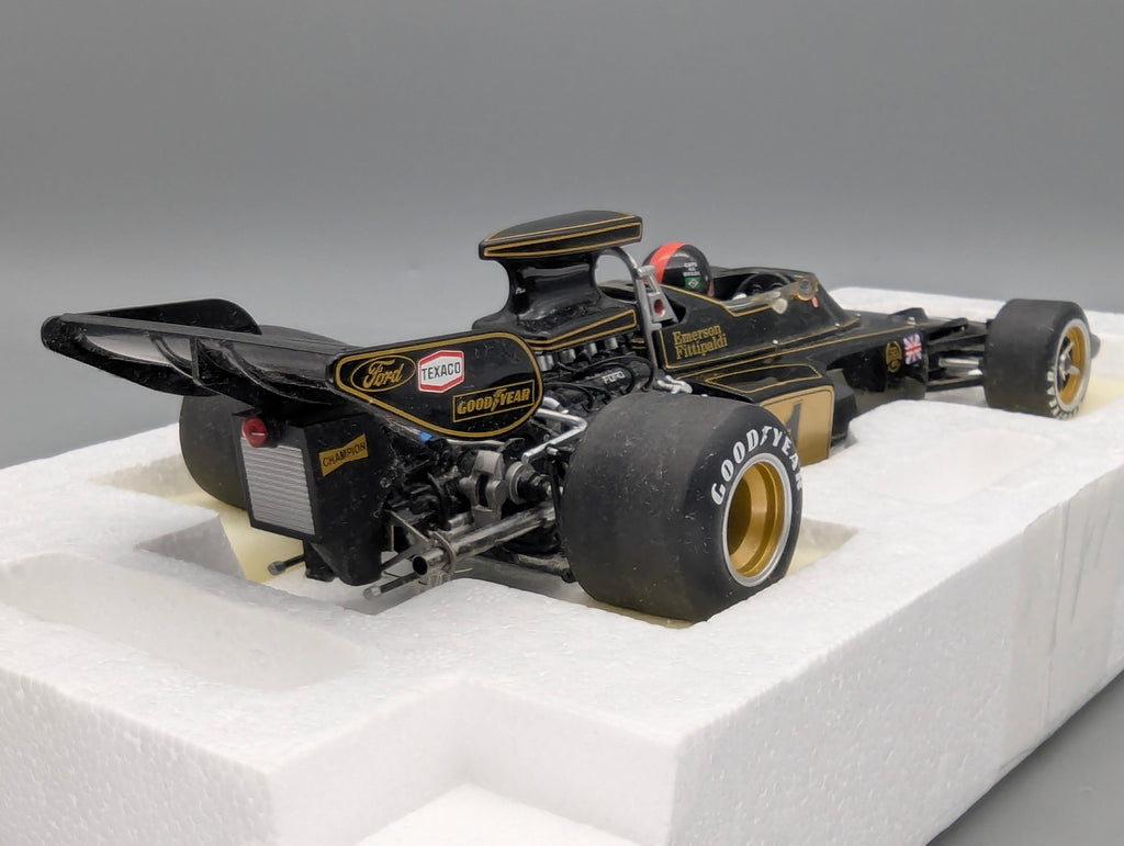 Modellautos 1:18 AUTOart 87328 Lotus Type 72E GP 1973 #1 Emerson Fittipaldi mit Figur im Cockpit mit OVP