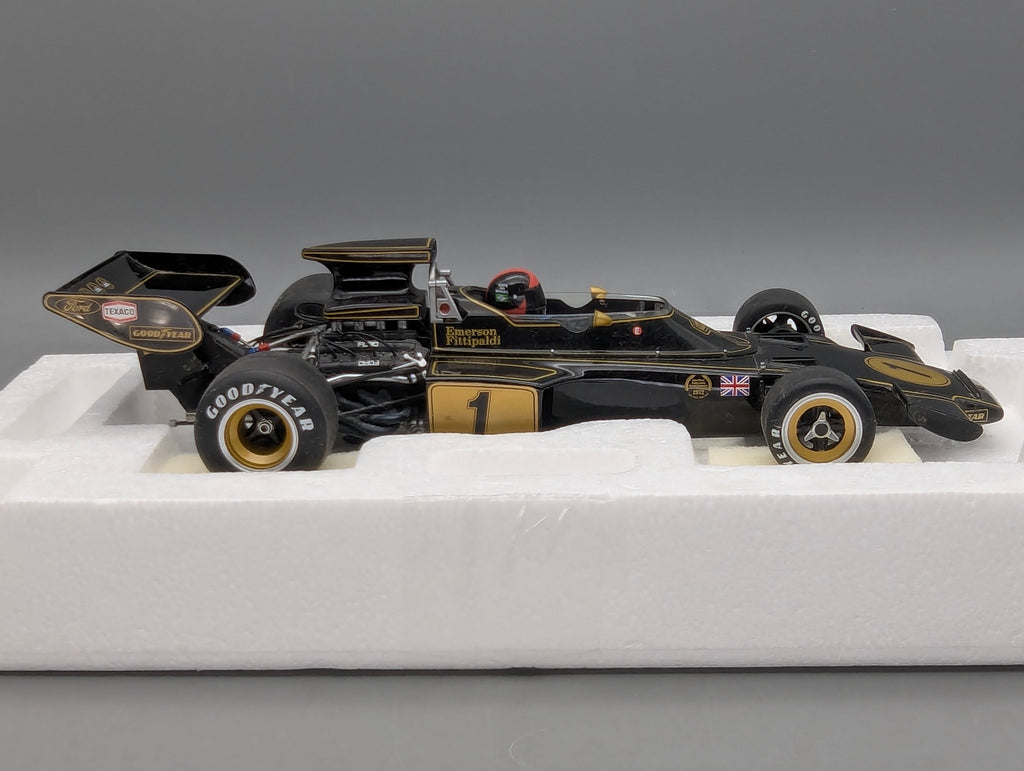 Modellautos 1:18 AUTOart 87328 Lotus Type 72E GP 1973 #1 Emerson Fittipaldi mit Figur im Cockpit mit OVP