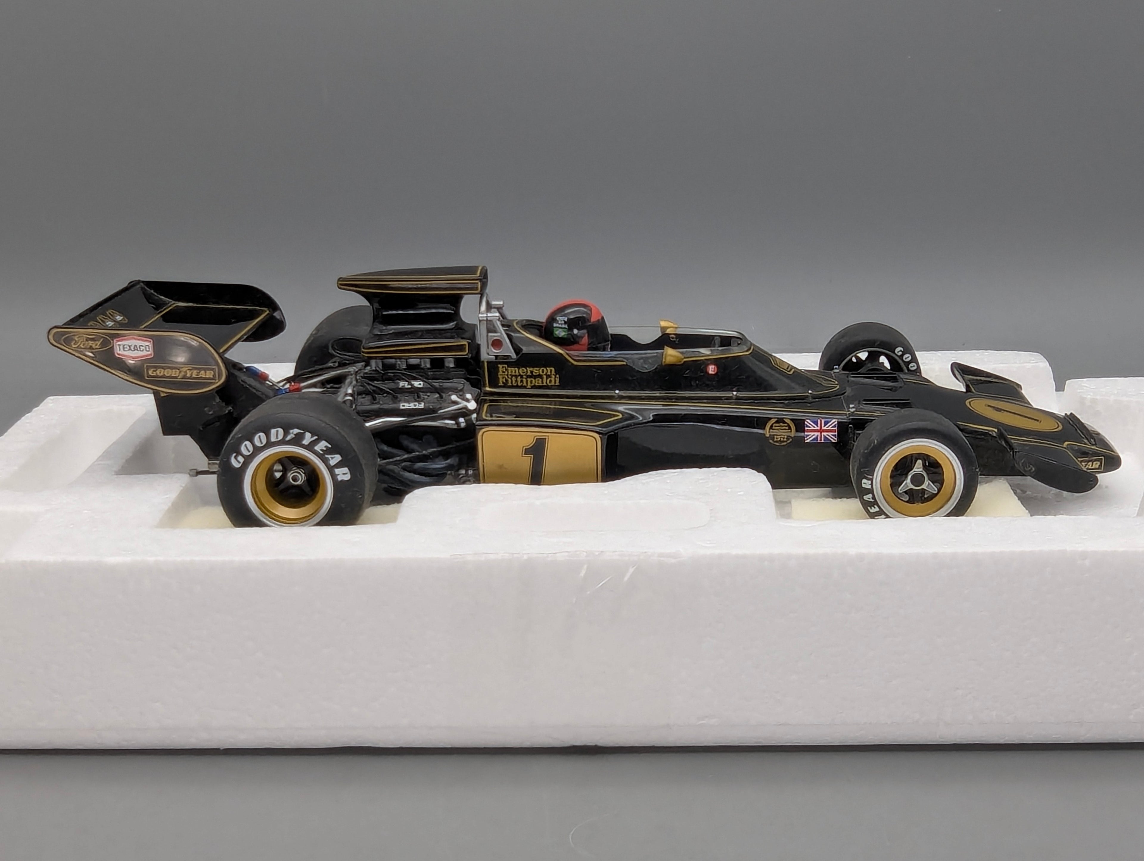 Modellautos 1:18 AUTOart 87328 Lotus Type 72E GP 1973 #1 Emerson Fittipaldi mit Figur im Cockpit mit OVP