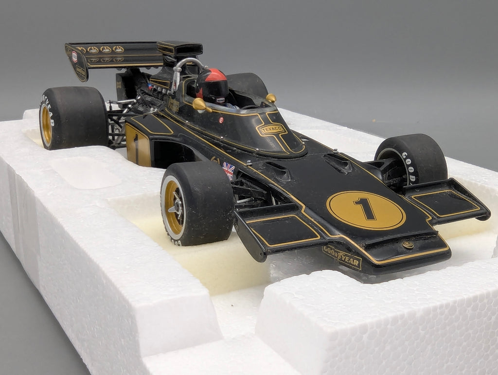 Modellautos 1:18 AUTOart 87328 Lotus Type 72E GP 1973 #1 Emerson Fittipaldi mit Figur im Cockpit mit OVP