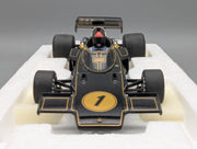 Modellautos 1:18 AUTOart 87328 Lotus Type 72E GP 1973 #1 Emerson Fittipaldi mit Figur im Cockpit mit OVP