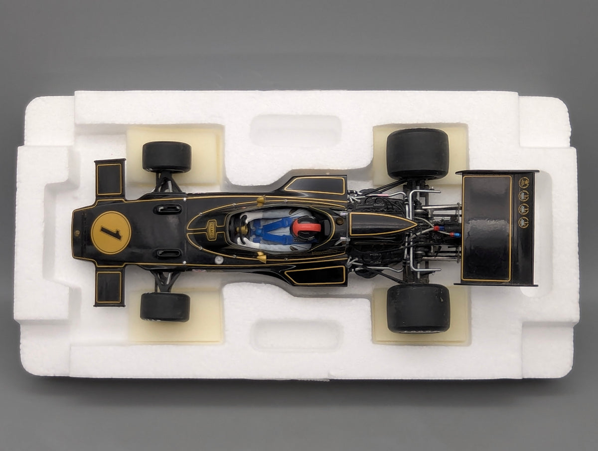 Modellautos 1:18 AUTOart 87328 Lotus Type 72E GP 1973 #1 Emerson Fittipaldi mit Figur im Cockpit mit OVP