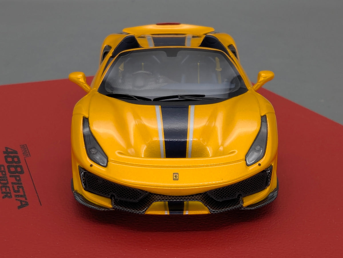 Modellautos 1:43 BBR Ferrari 488 Pista Spider RHD 2020 Ltd 01/05 mit großer Vitrine und OVP