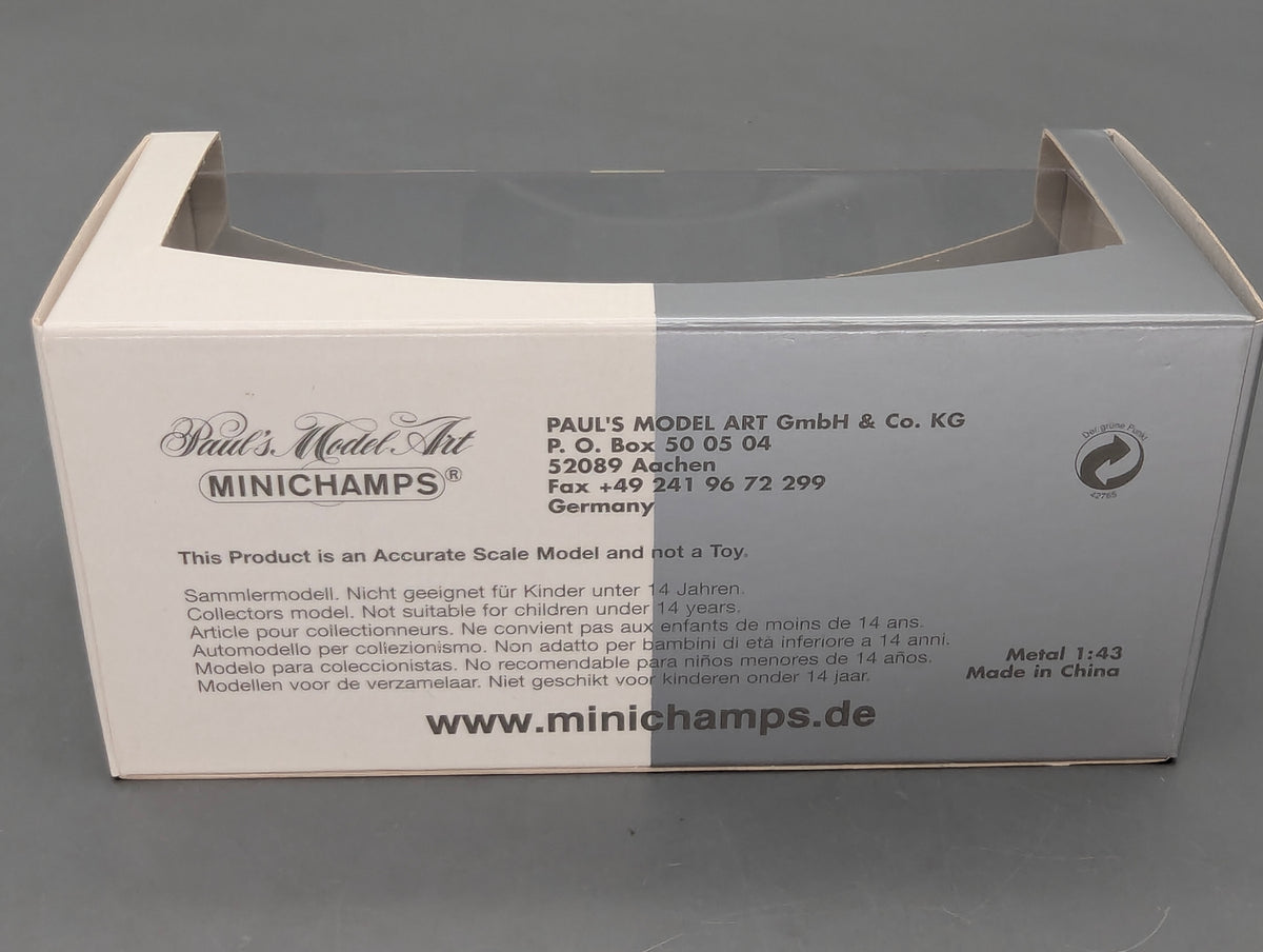 Modellautos 1:43 Minichamps Audi A8 Silber mit Dealer OVP