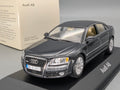 Modellautos 1:43 Minichamps Audi A8 Dunkelblau Metallic mit Dealer OVP