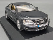 Modellautos 1:43 Minichamps Audi A8 Dunkelblau Metallic mit Dealer OVP
