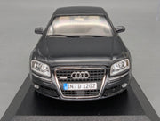Modellautos 1:43 Minichamps Audi A8 Dunkelblau Metallic mit Dealer OVP