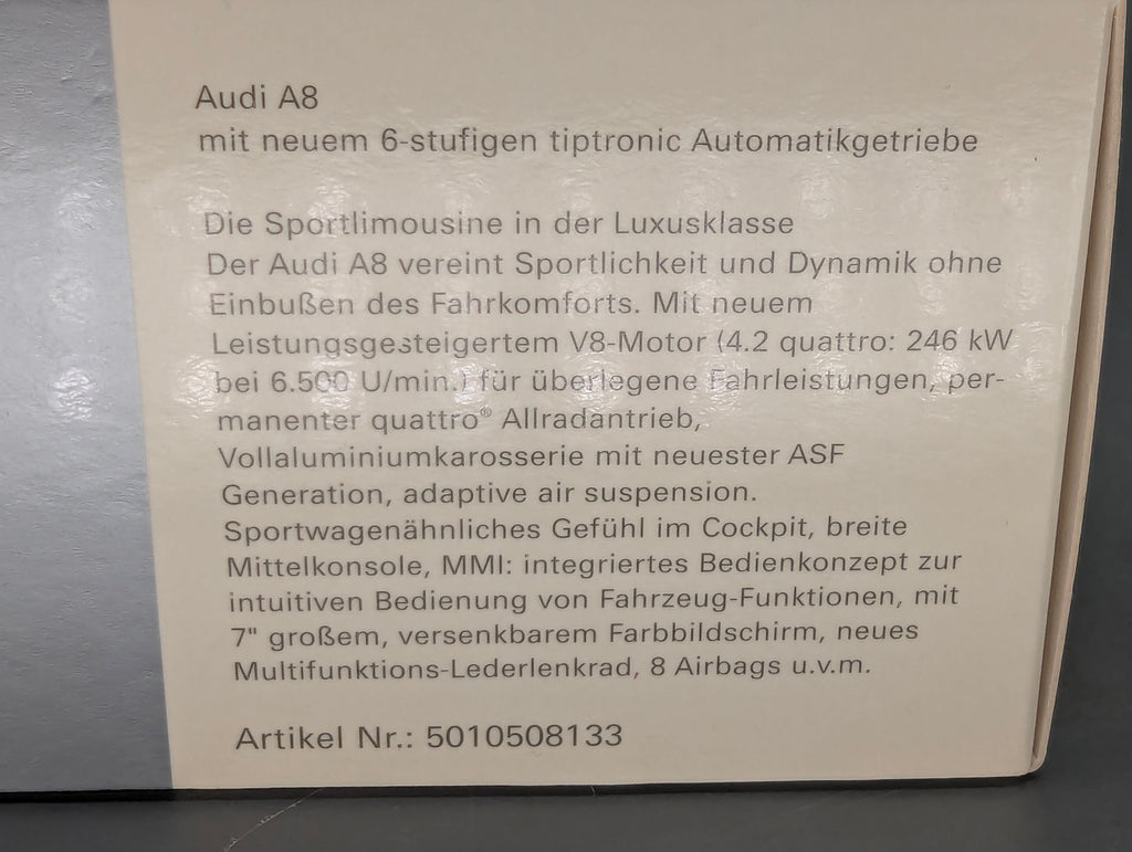 Modellautos 1:43 Minichamps Audi A8 Dunkelblau Metallic mit Dealer OVP