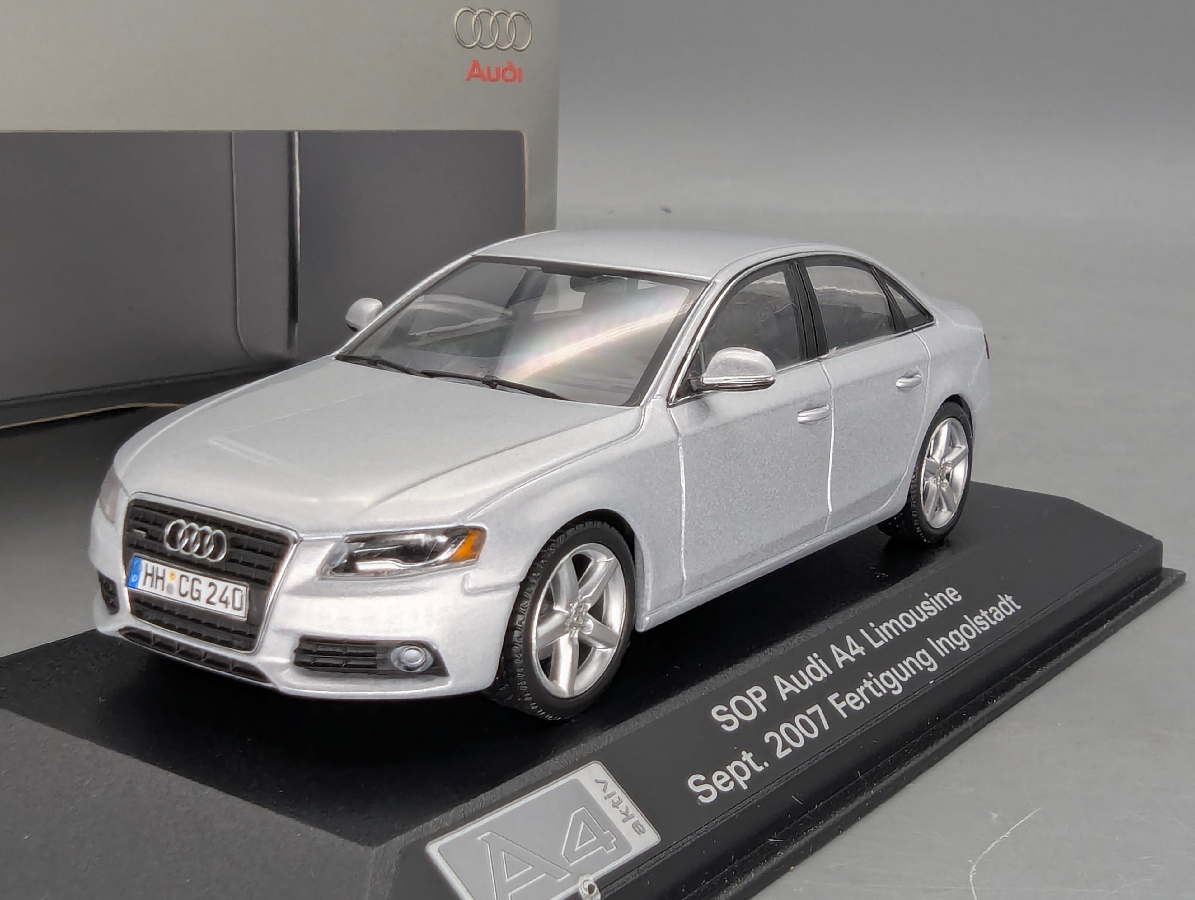 Model Cars 1:43 Minichamps Mercedes Benz SL65 AMG Black Series Silver with original packaging