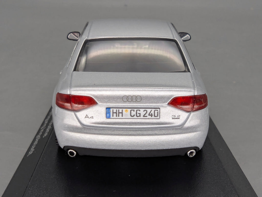 Model Cars 1:43 Minichamps Mercedes Benz SL65 AMG Black Series Silver with original packaging