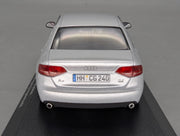 Modellautos 1:43 Minichamps SOP Audi A4 2007 Fertigung Ingolstadt mit Dealer OVP