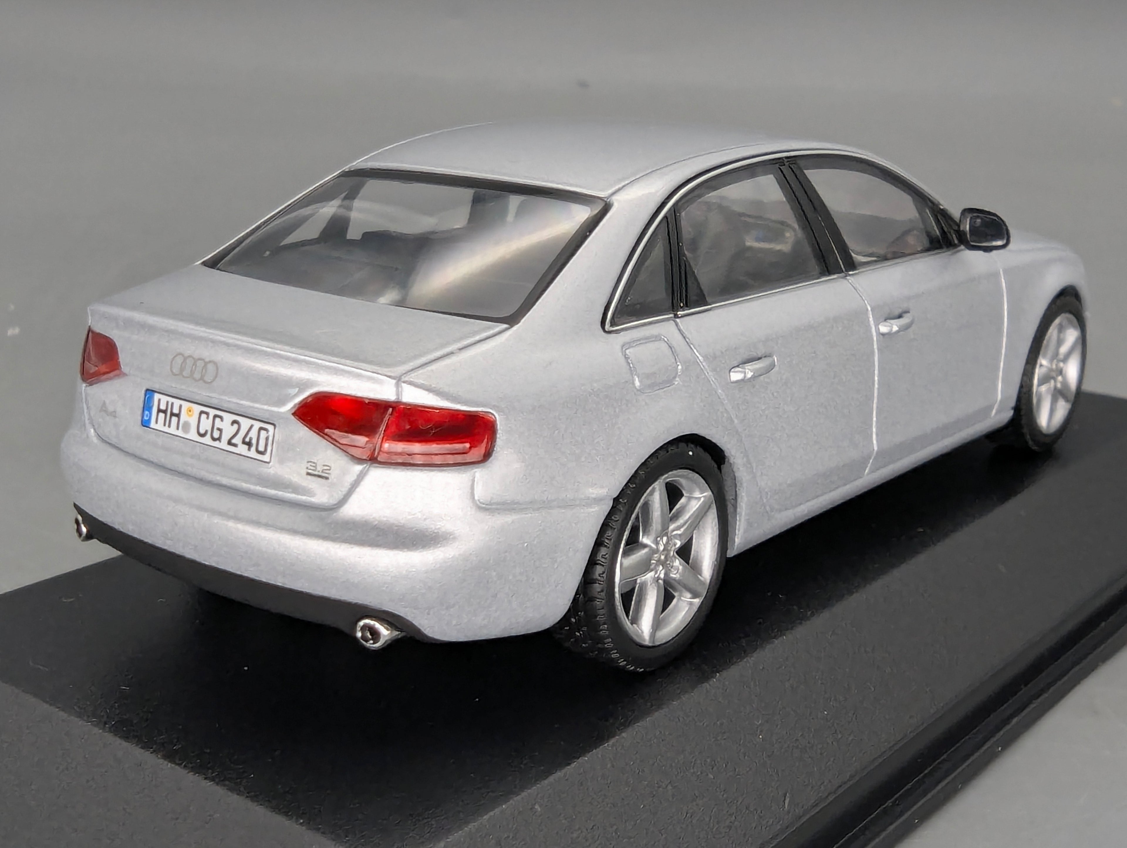 Model Cars 1:43 Minichamps Mercedes Benz SL65 AMG Black Series Silver with original packaging