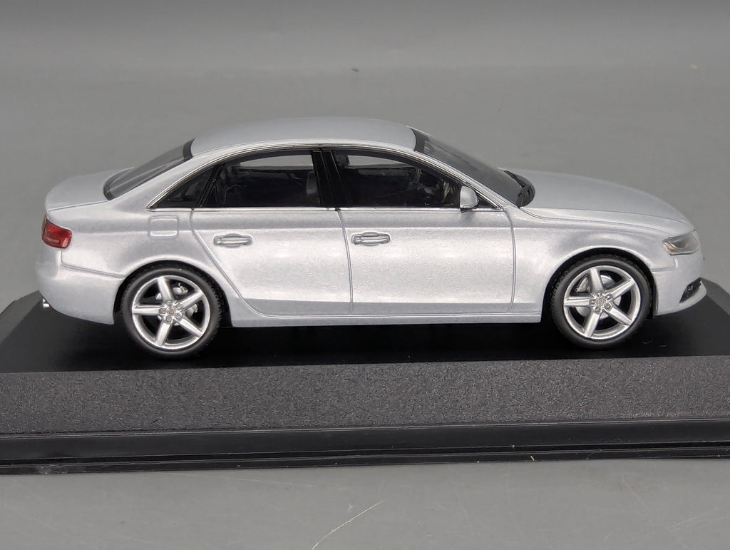 Model Cars 1:43 Minichamps Mercedes Benz SL65 AMG Black Series Silver with original packaging