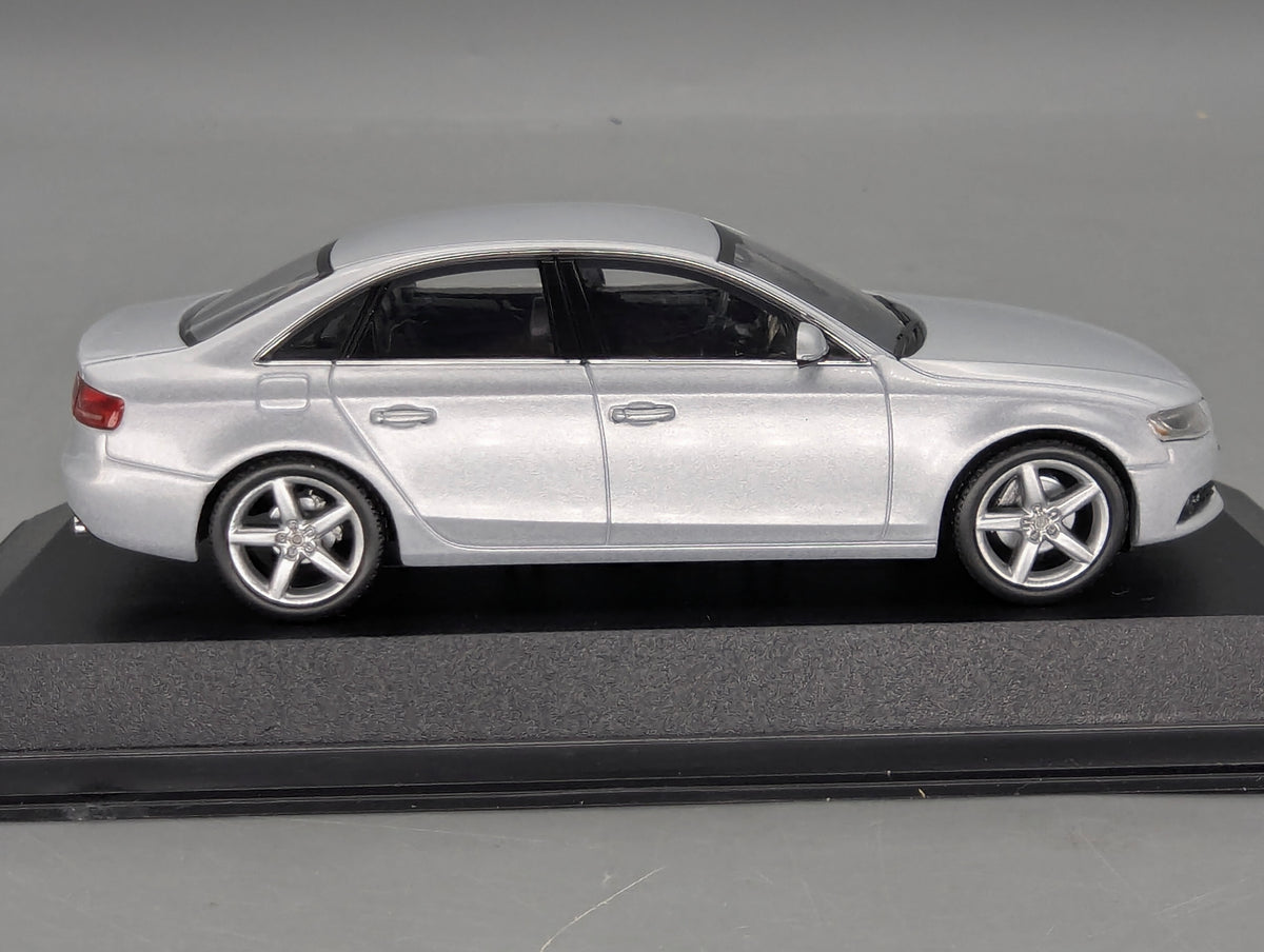 Modellautos 1:43 Minichamps SOP Audi A4 2007 Fertigung Ingolstadt mit Dealer OVP