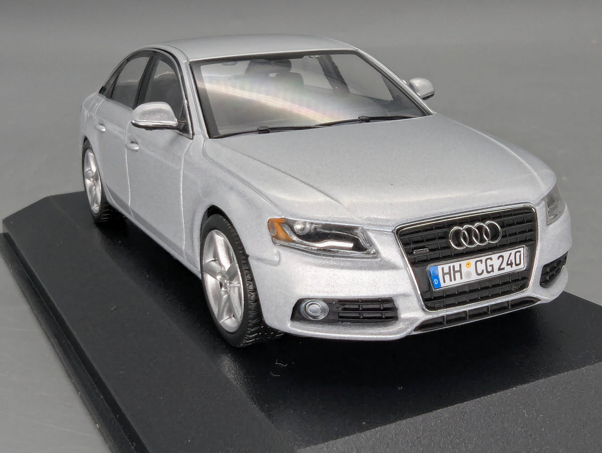 Modellautos 1:43 Minichamps SOP Audi A4 2007 Fertigung Ingolstadt mit Dealer OVP