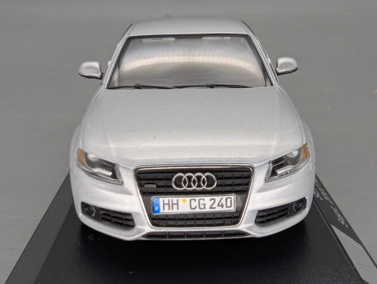 Modellautos 1:43 Minichamps SOP Audi A4 2007 Fertigung Ingolstadt mit Dealer OVP