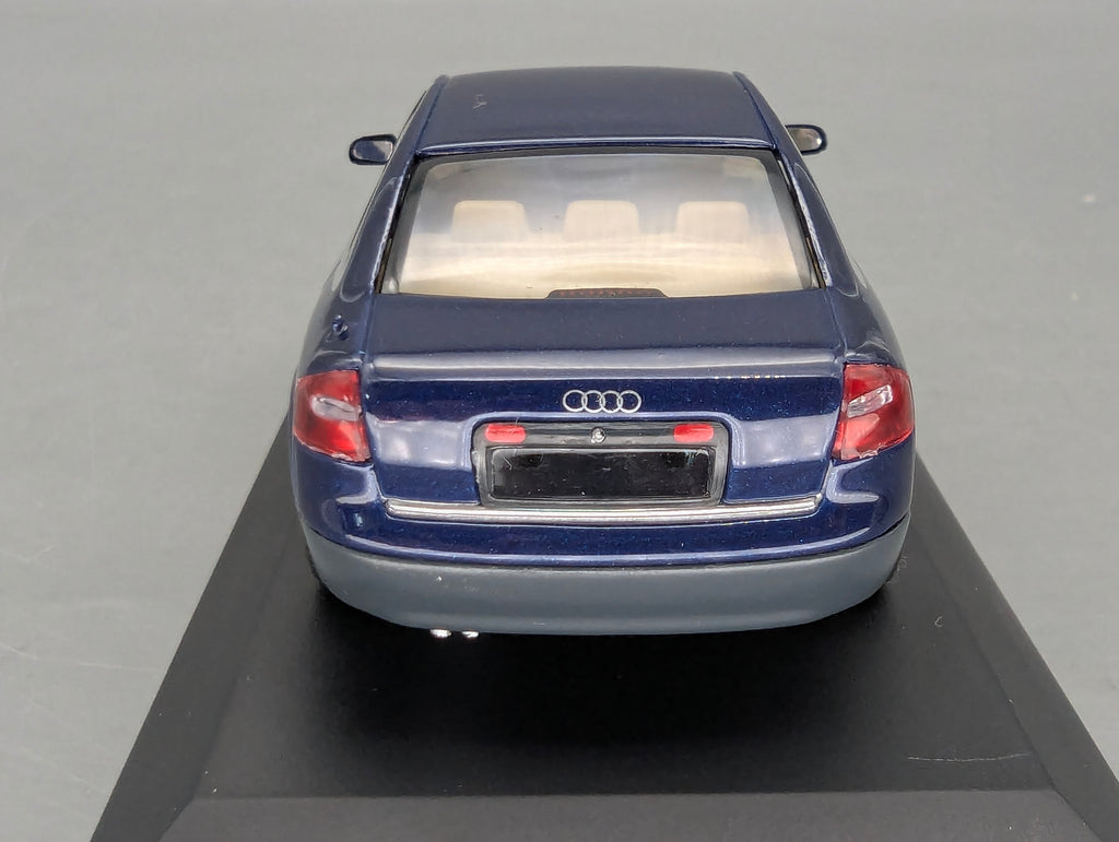 Modellautos 1:43 Minichamps Audi A6 Blau Metallic mit Dealer OVP
