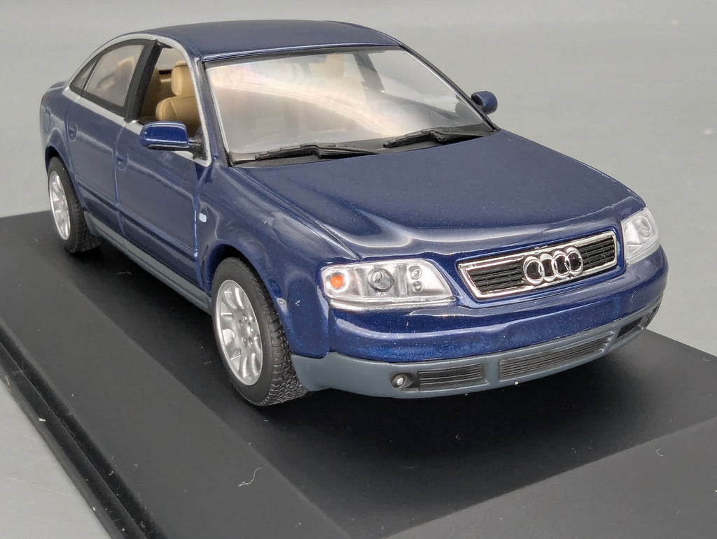 Modellautos 1:43 Minichamps Audi A6 Blau Metallic mit Dealer OVP