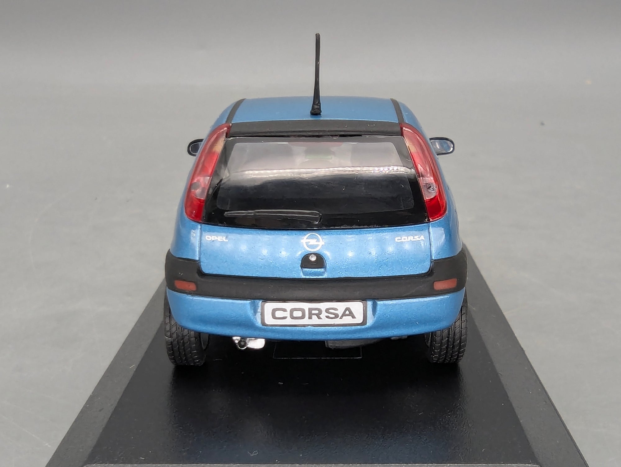 Coches en miniatura 1:43 Minichamps Mercedes Benz SL65 AMG Black Series Plata con embalaje original