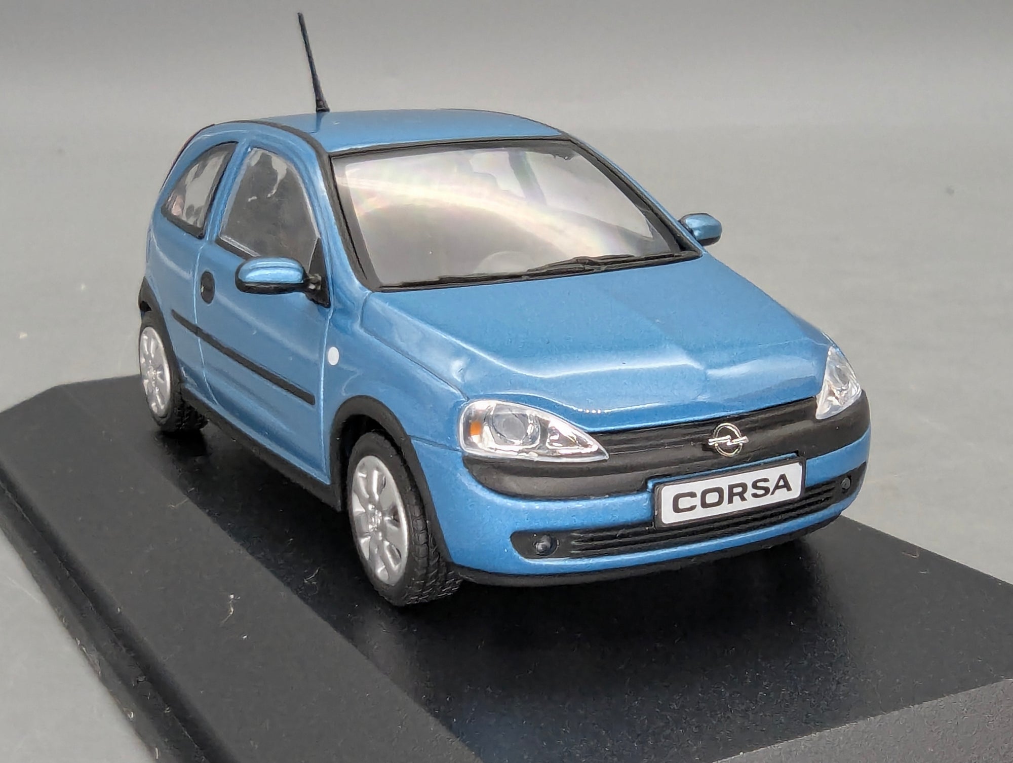 Coches en miniatura 1:43 Minichamps Mercedes Benz SL65 AMG Black Series Plata con embalaje original