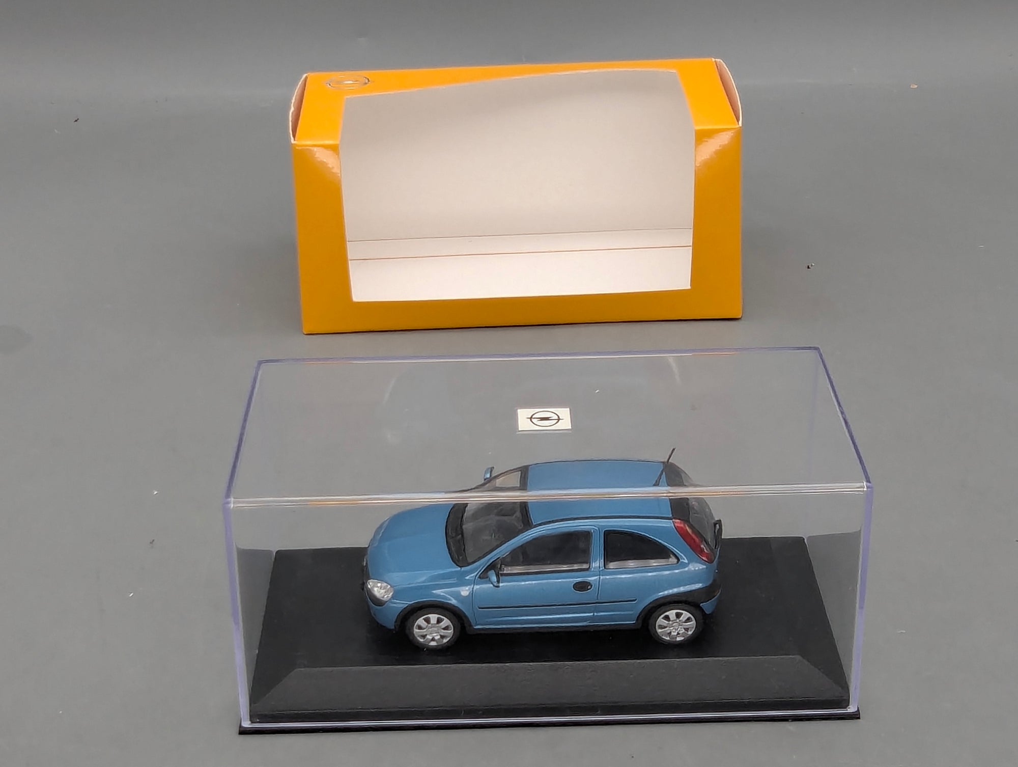 Coches en miniatura 1:43 Minichamps Mercedes Benz SL65 AMG Black Series Plata con embalaje original