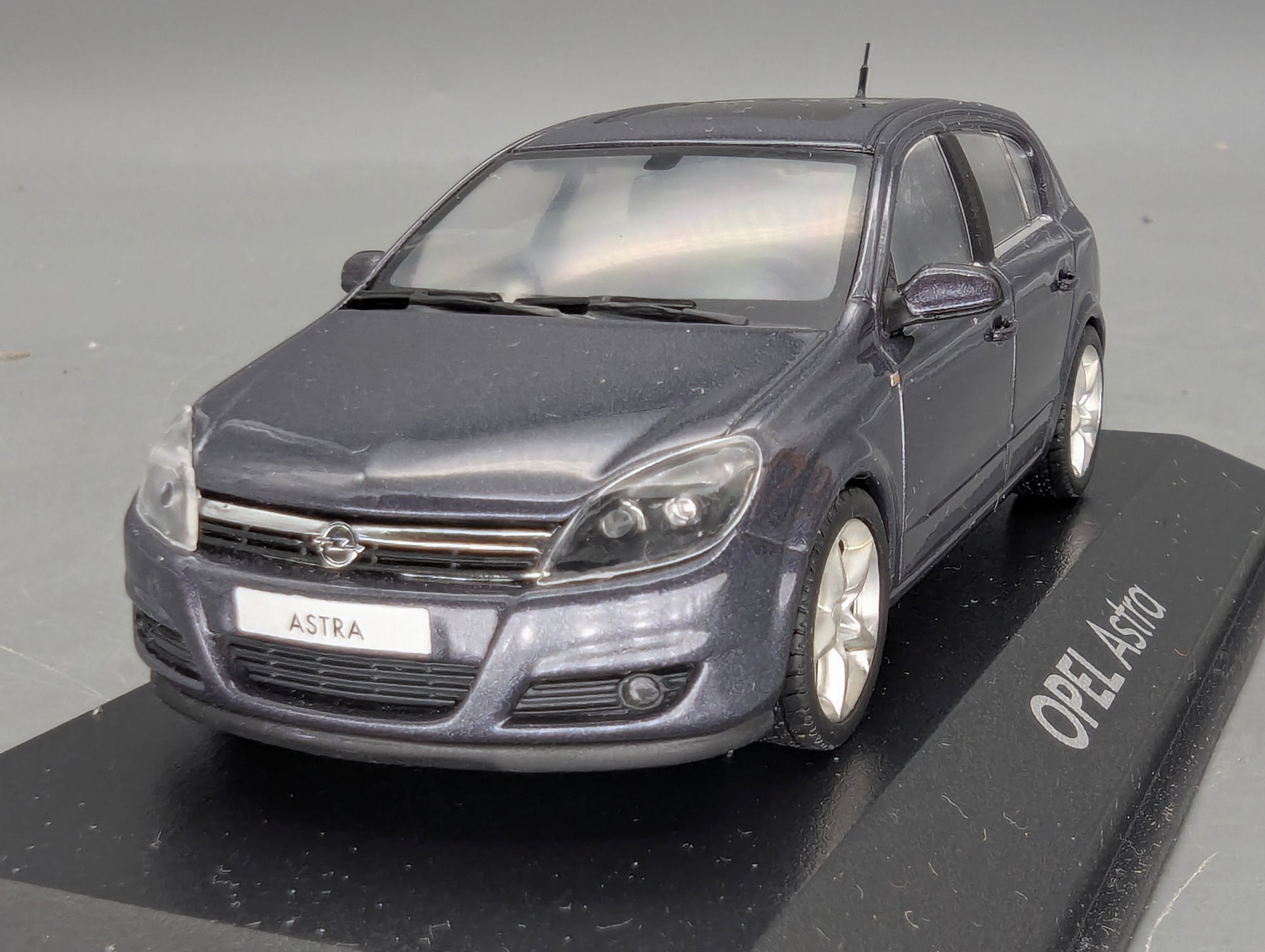 Coches en miniatura 1:43 Minichamps Mercedes Benz SL65 AMG Black Series Plata con embalaje original