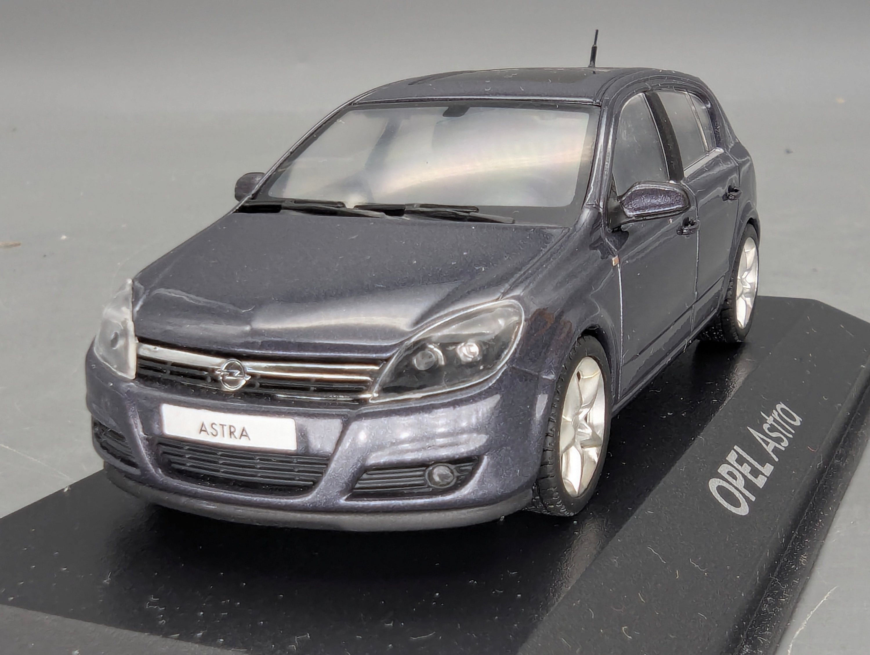 Coches en miniatura 1:43 Minichamps Mercedes Benz SL65 AMG Black Series Plata con embalaje original