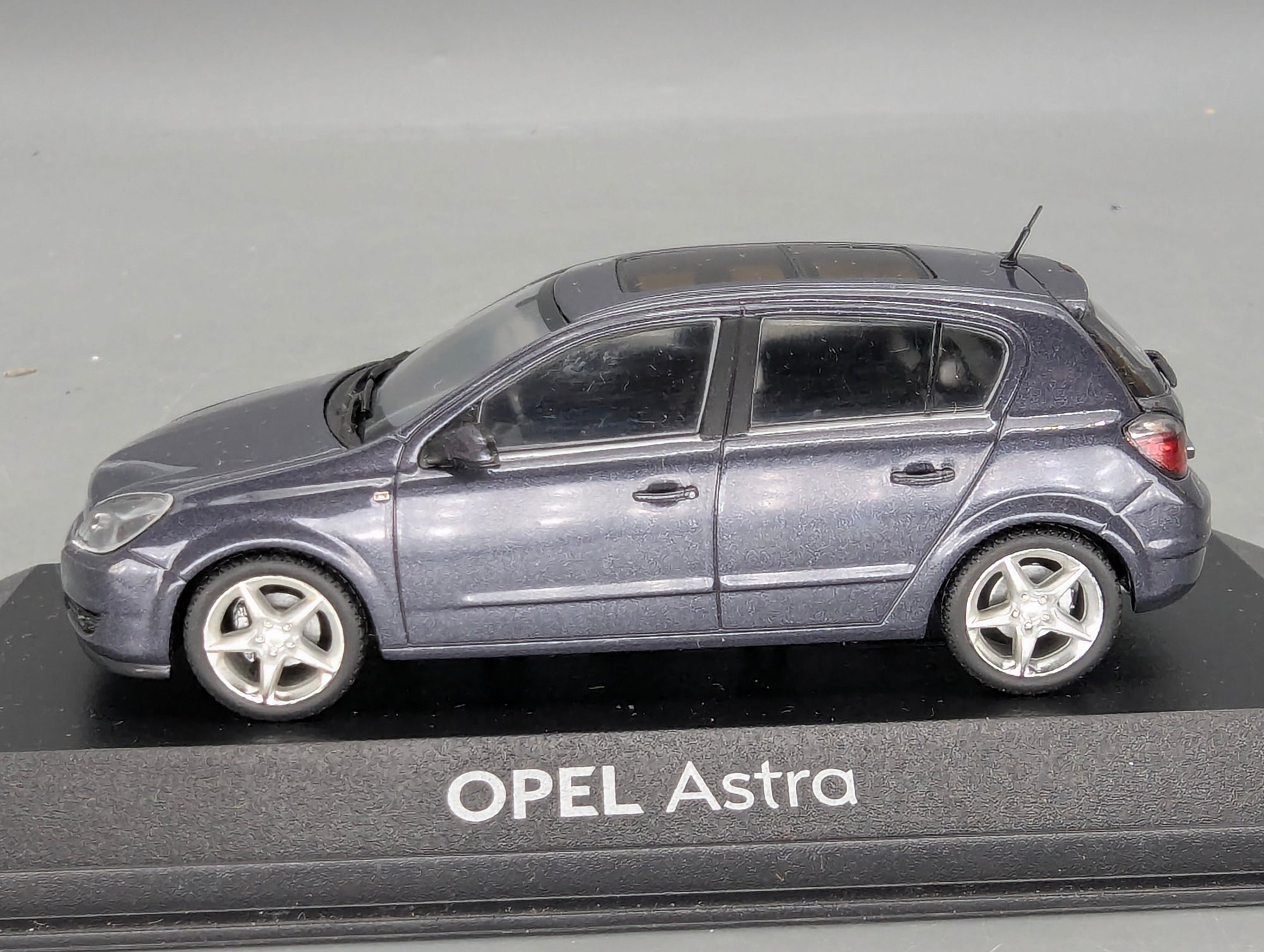 Coches en miniatura 1:43 Minichamps Mercedes Benz SL65 AMG Black Series Plata con embalaje original