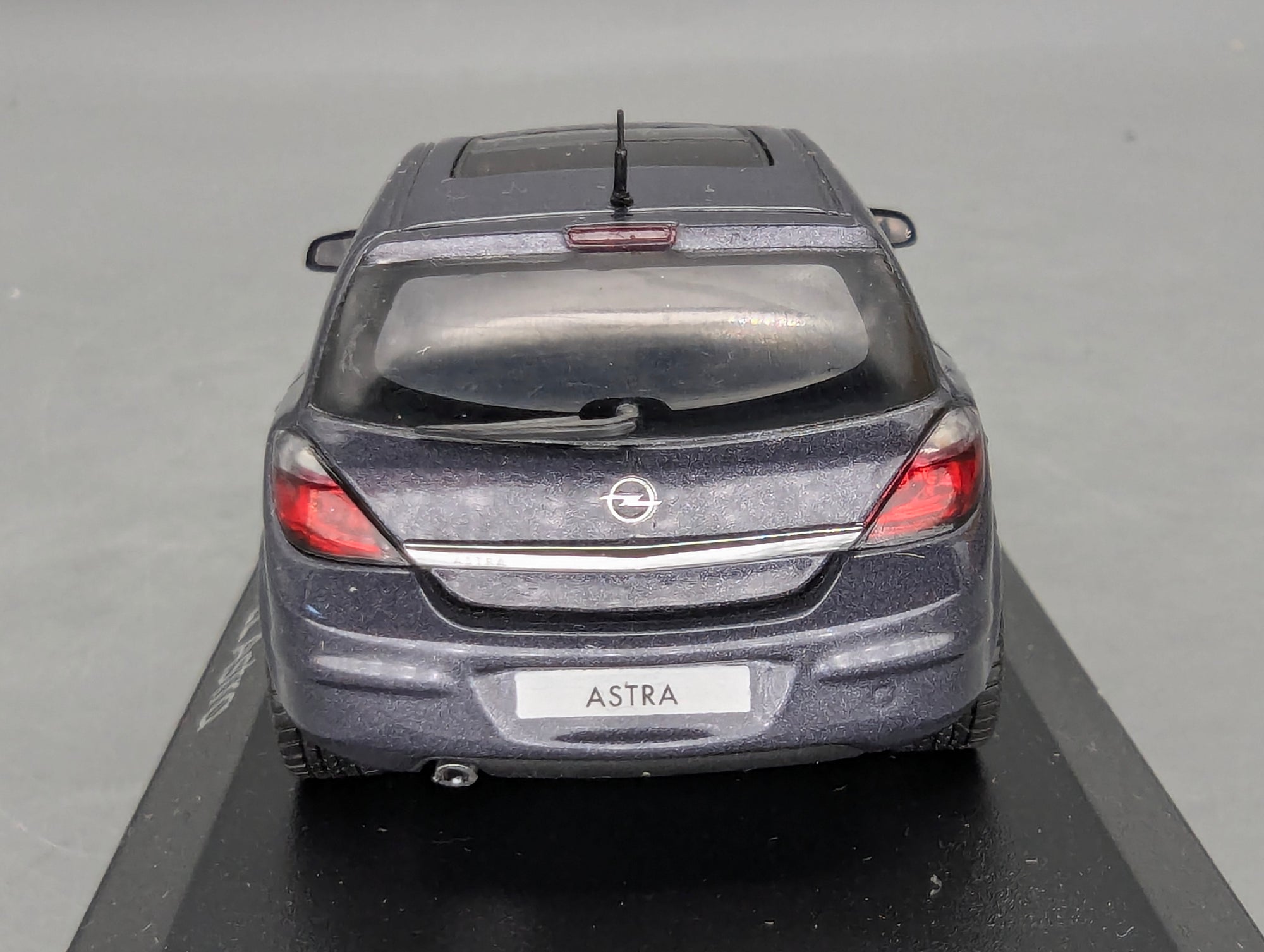 Coches en miniatura 1:43 Minichamps Mercedes Benz SL65 AMG Black Series Plata con embalaje original