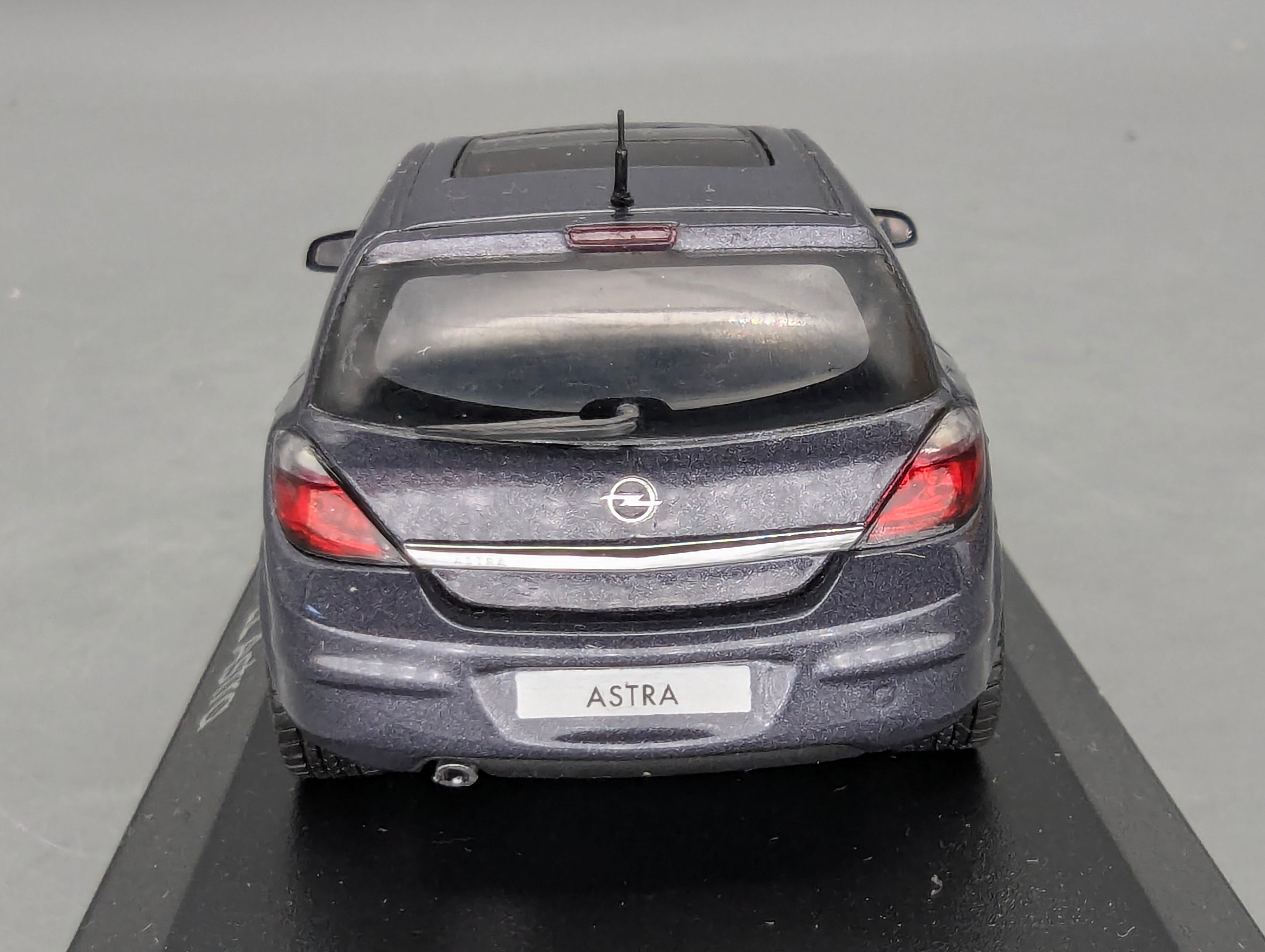 Coches en miniatura 1:43 Minichamps Mercedes Benz SL65 AMG Black Series Plata con embalaje original