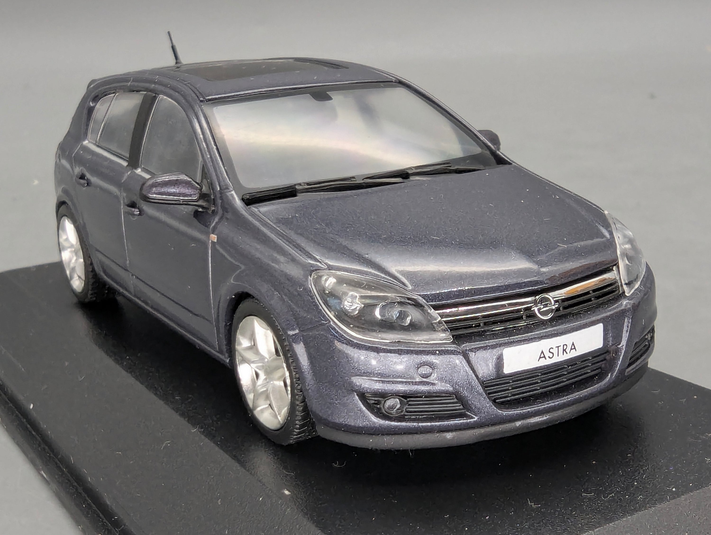 Coches en miniatura 1:43 Minichamps Mercedes Benz SL65 AMG Black Series Plata con embalaje original