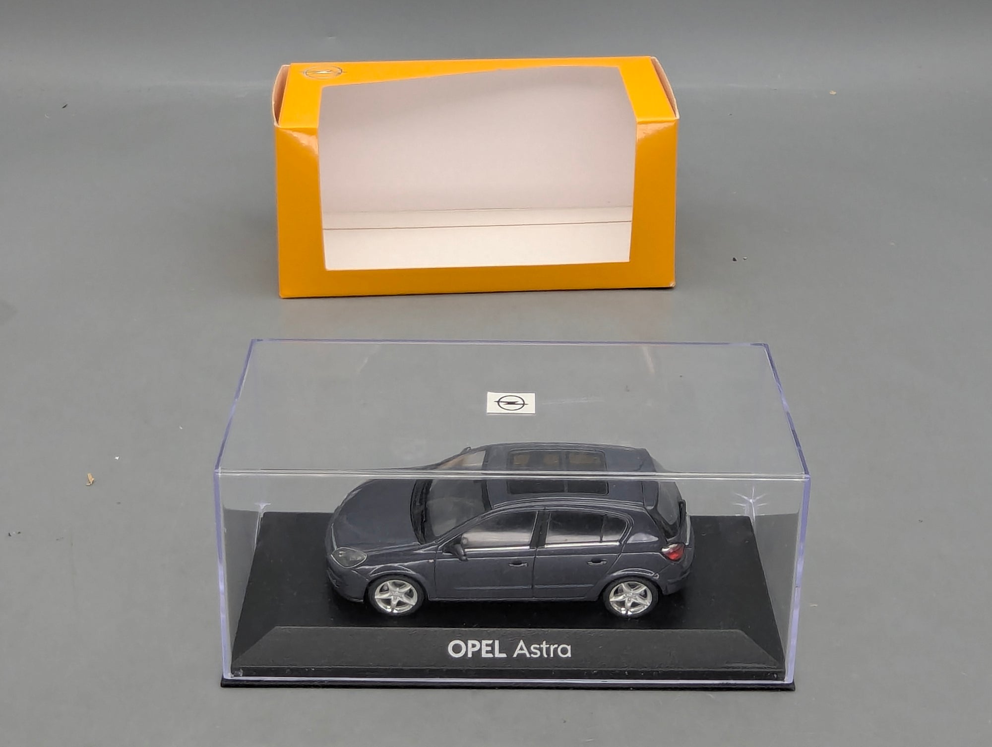 Coches en miniatura 1:43 Minichamps Mercedes Benz SL65 AMG Black Series Plata con embalaje original