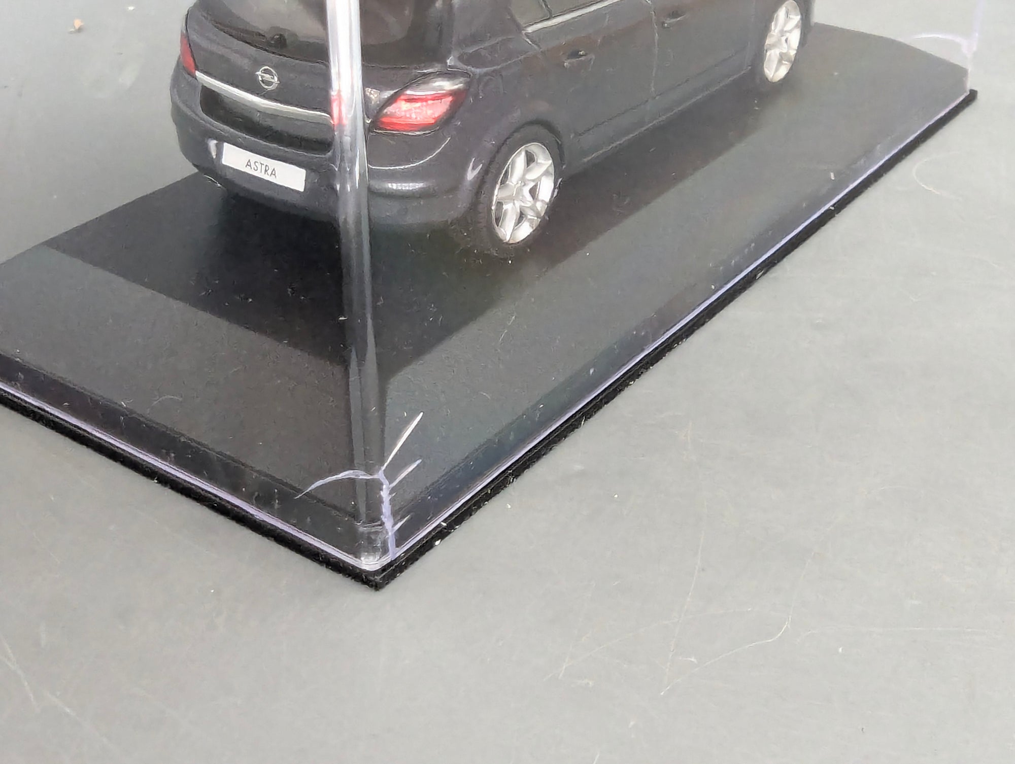 Coches en miniatura 1:43 Minichamps Mercedes Benz SL65 AMG Black Series Plata con embalaje original