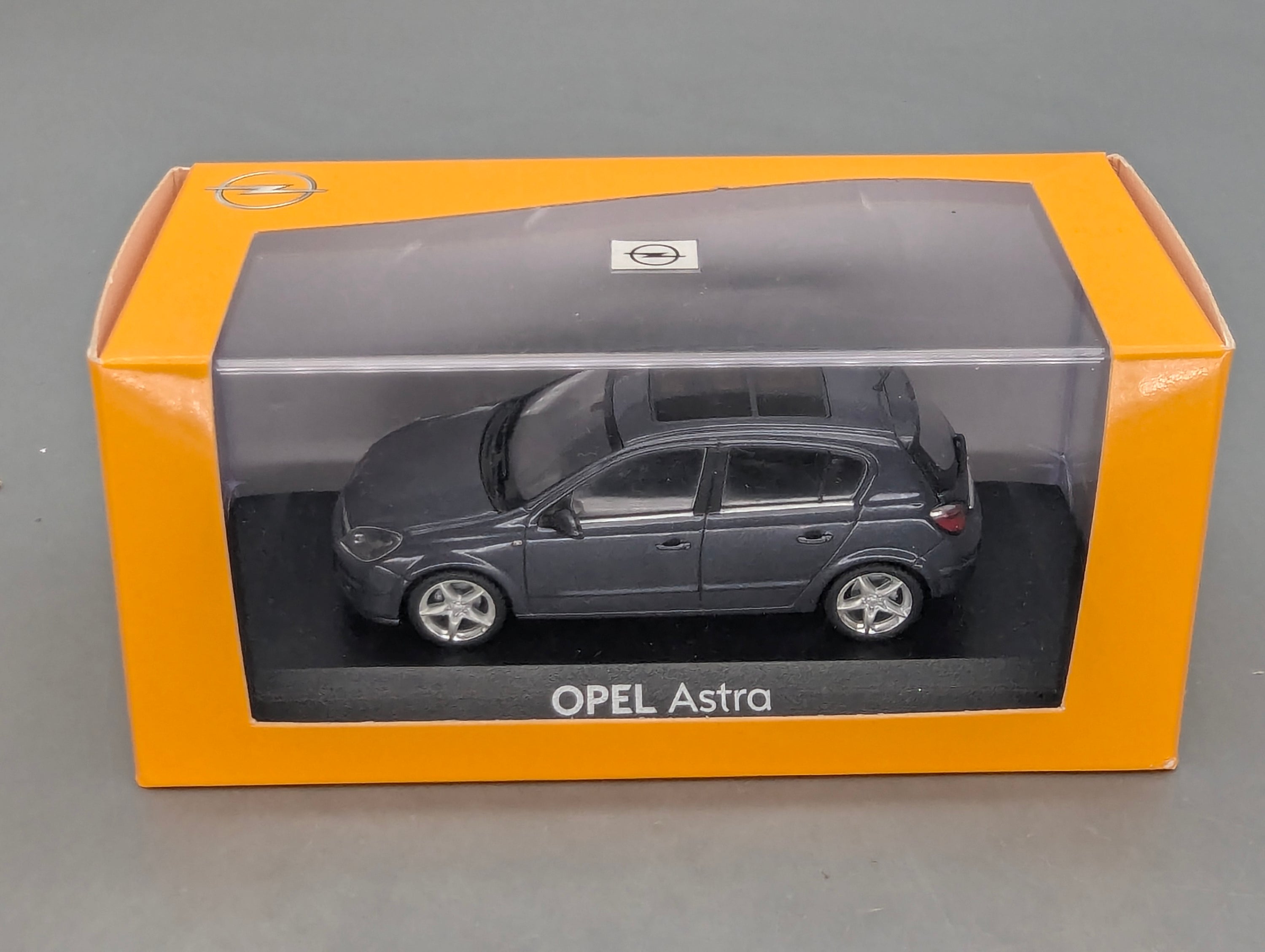 Coches en miniatura 1:43 Minichamps Mercedes Benz SL65 AMG Black Series Plata con embalaje original