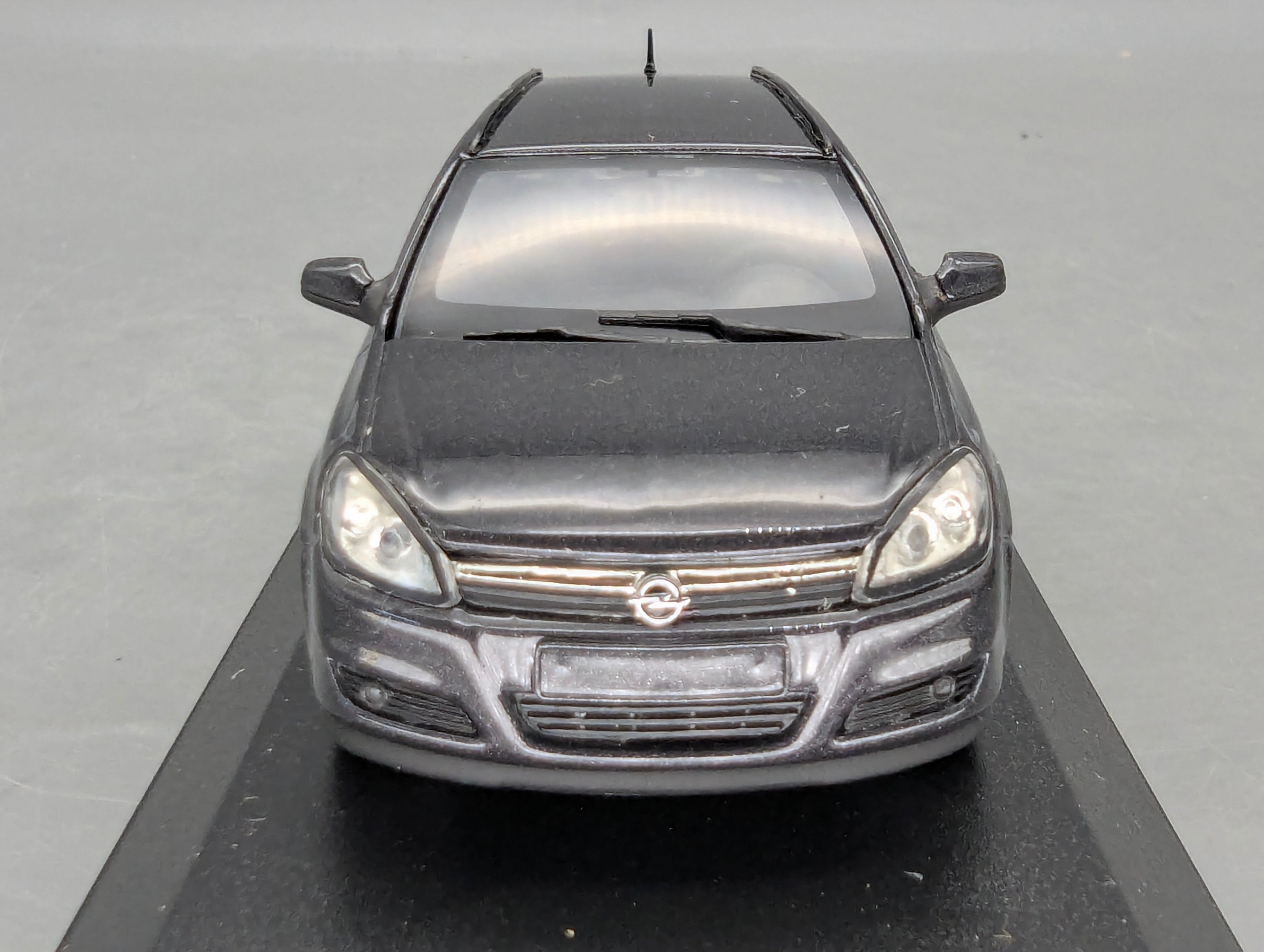 Model Cars 1:43 Minichamps Mercedes Benz SL65 AMG Black Series Silver with original packaging