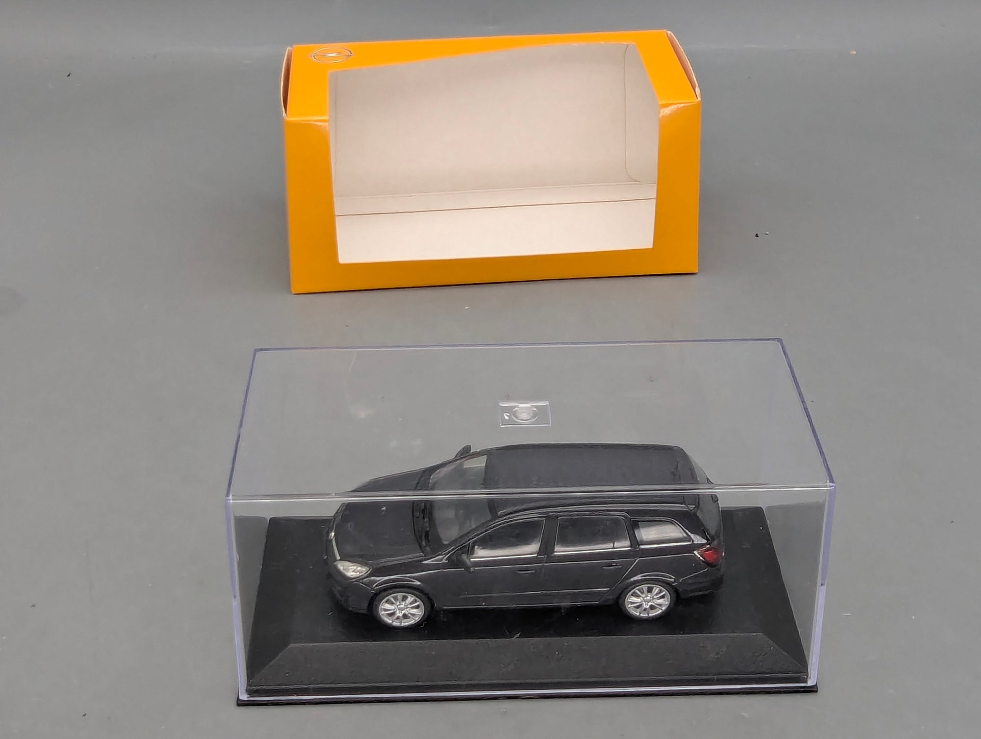 Model Cars 1:43 Minichamps Mercedes Benz SL65 AMG Black Series Silver with original packaging