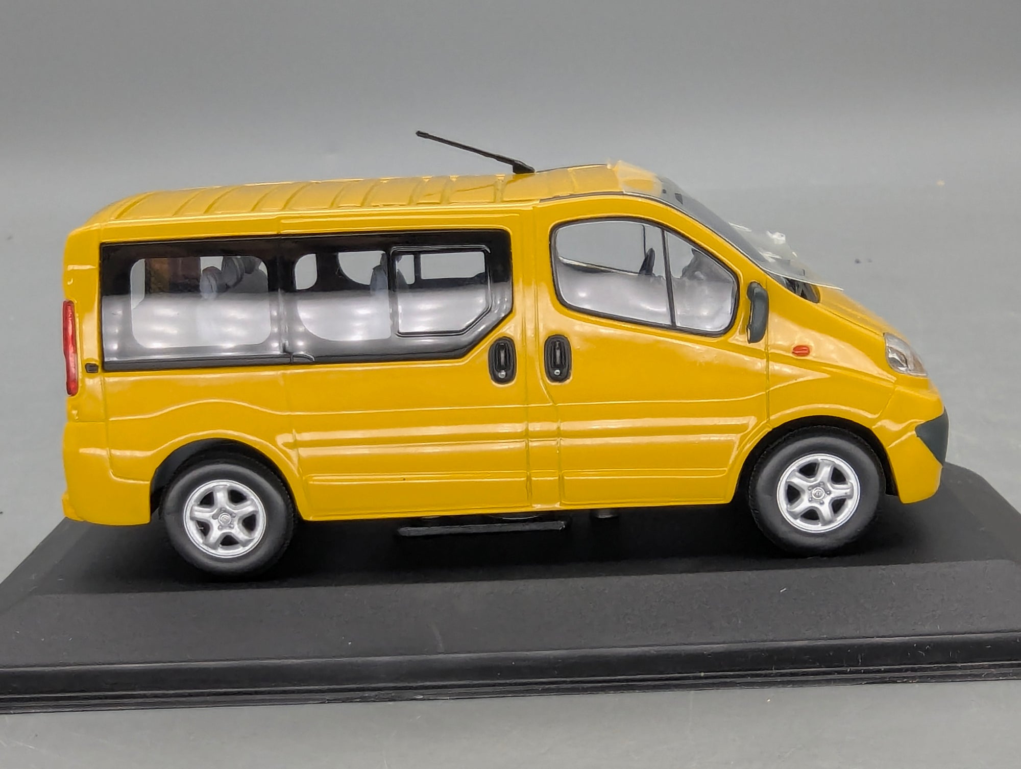 Model Cars 1:43 Minichamps Mercedes Benz SL65 AMG Black Series Silver with original packaging