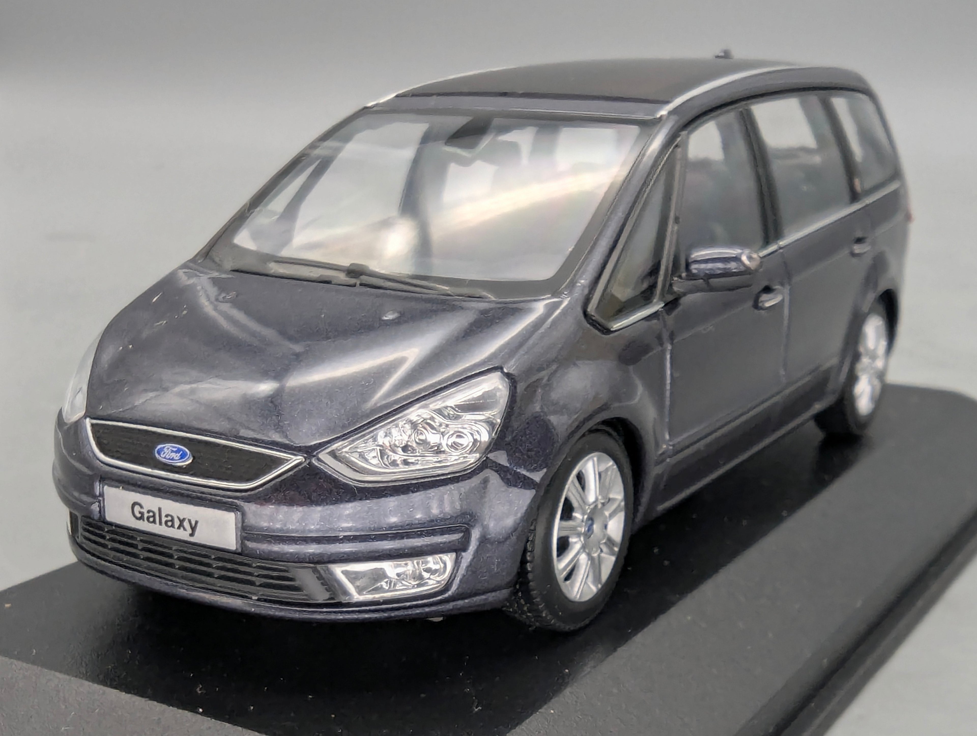 Modellautos 1:43 Minichamps Ford Galaxy Grau Metallic mit Dealer OVP