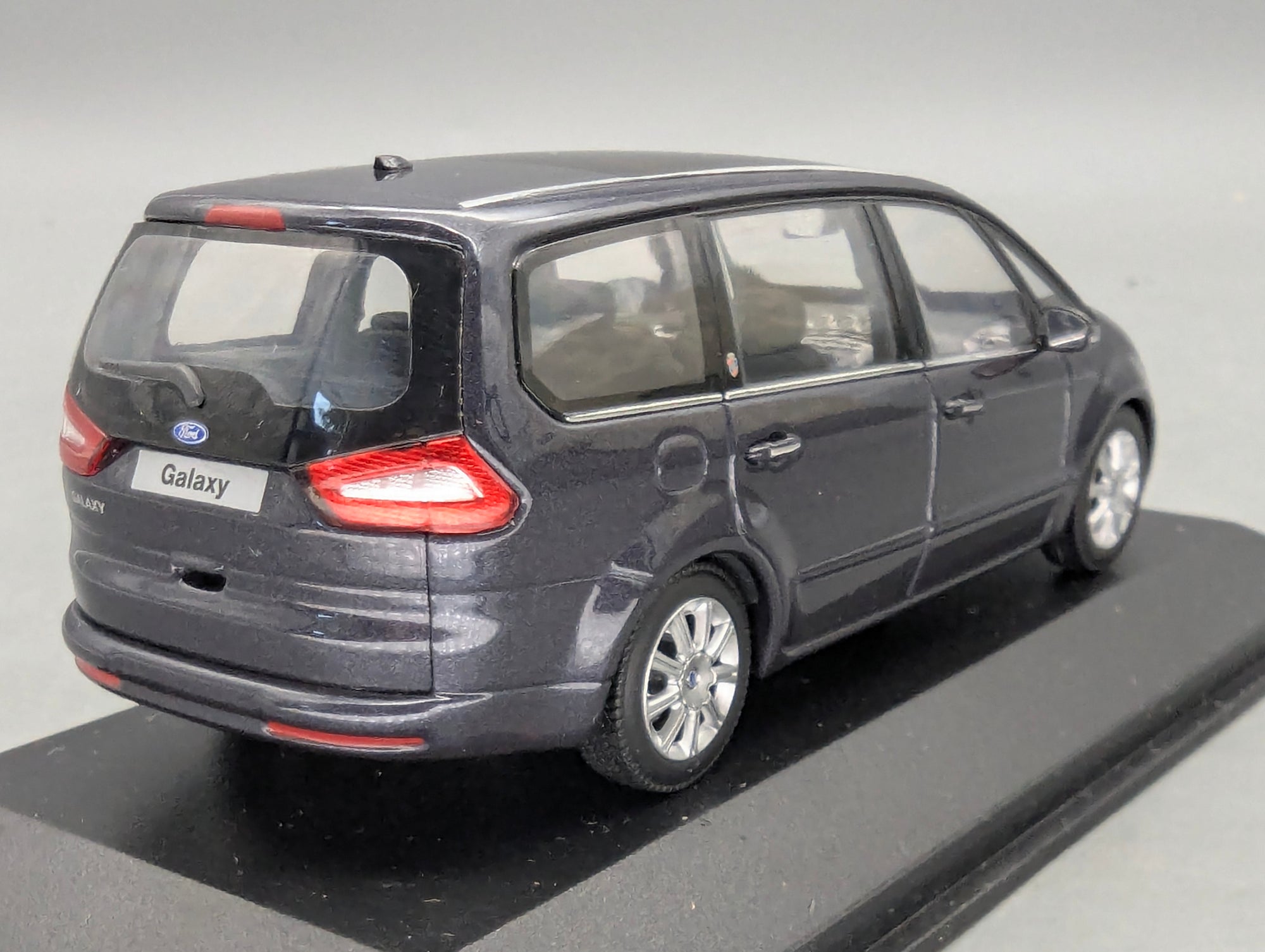 Coches en miniatura 1:43 Minichamps Mercedes Benz SL65 AMG Black Series Plata con embalaje original