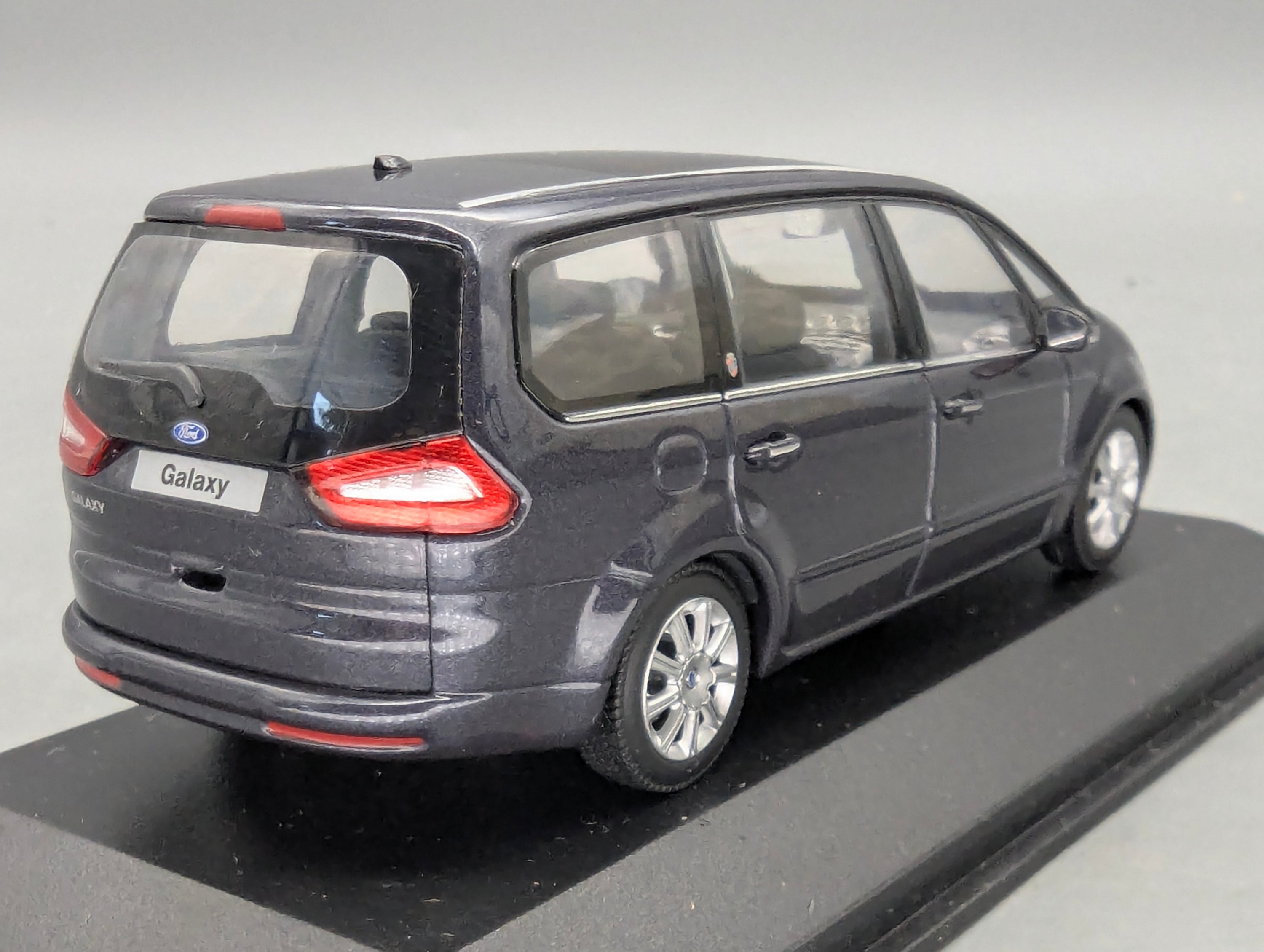 Coches en miniatura 1:43 Minichamps Mercedes Benz SL65 AMG Black Series Plata con embalaje original