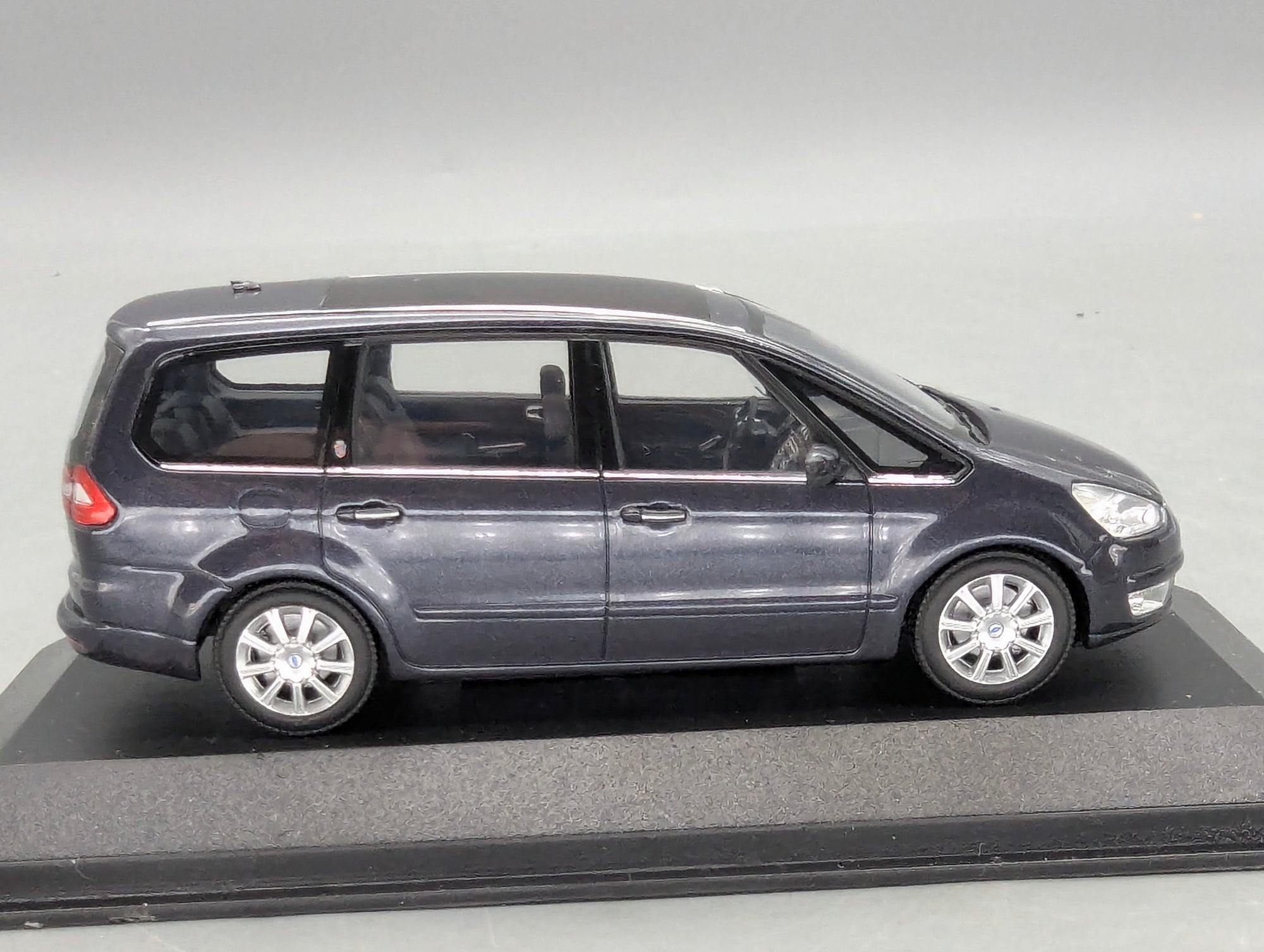 Coches en miniatura 1:43 Minichamps Mercedes Benz SL65 AMG Black Series Plata con embalaje original